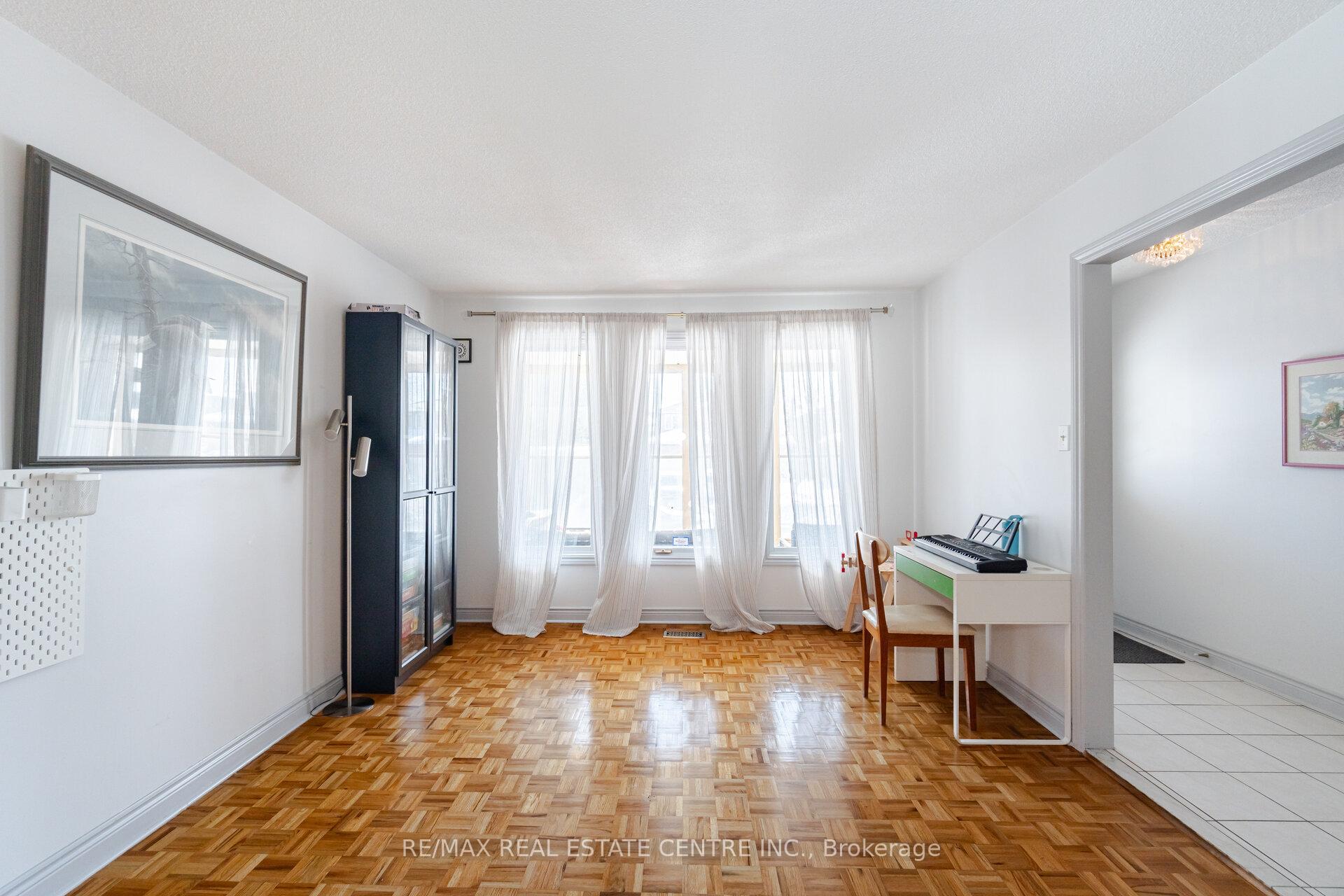 Photo 8 of 60 Marieta Street, Vaughan, East Woodbridge — HOMEH