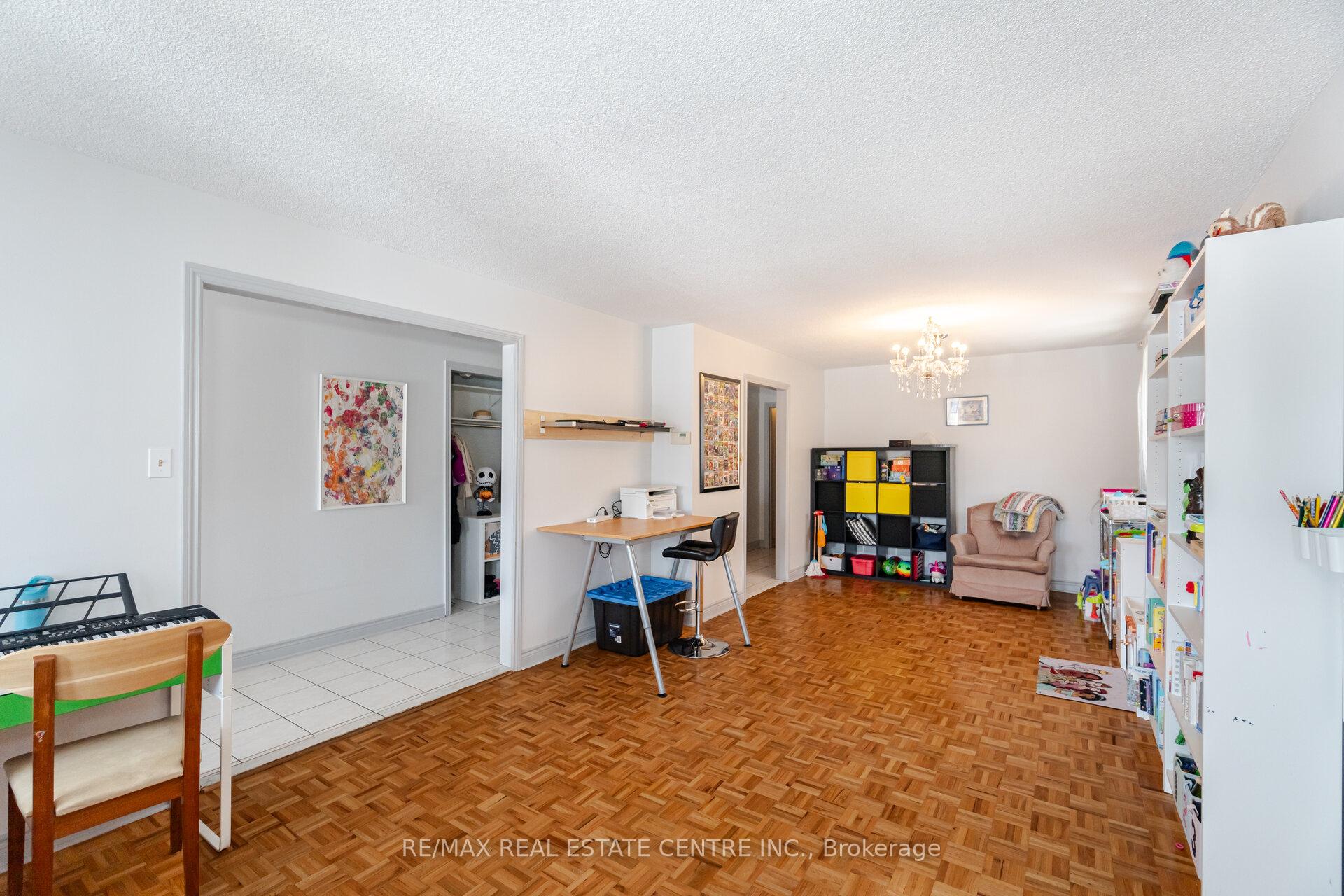 Photo 9 of 60 Marieta Street, Vaughan, East Woodbridge — HOMEH