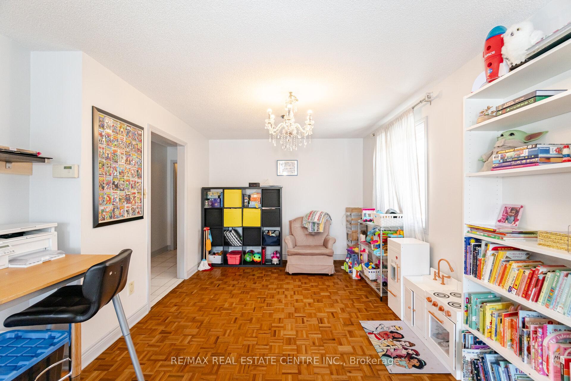 Photo 10 of 60 Marieta Street, Vaughan, East Woodbridge — HOMEH