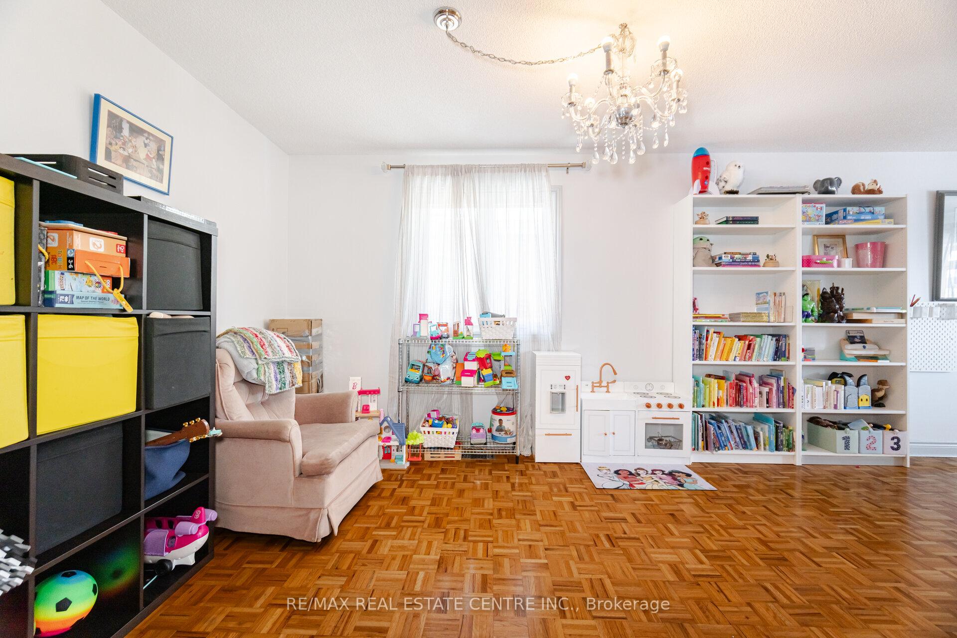 Photo 11 of 60 Marieta Street, Vaughan, East Woodbridge — HOMEH