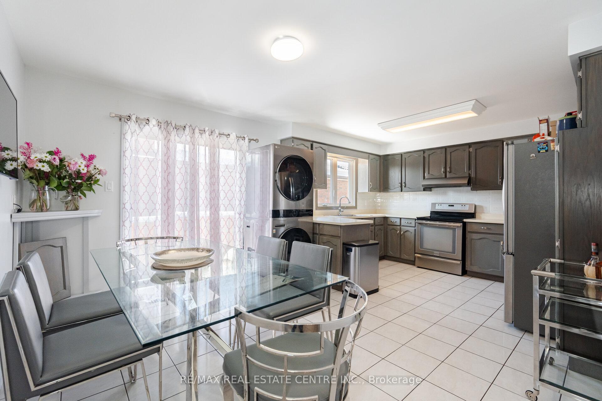 Photo 12 of 60 Marieta Street, Vaughan, East Woodbridge — HOMEH