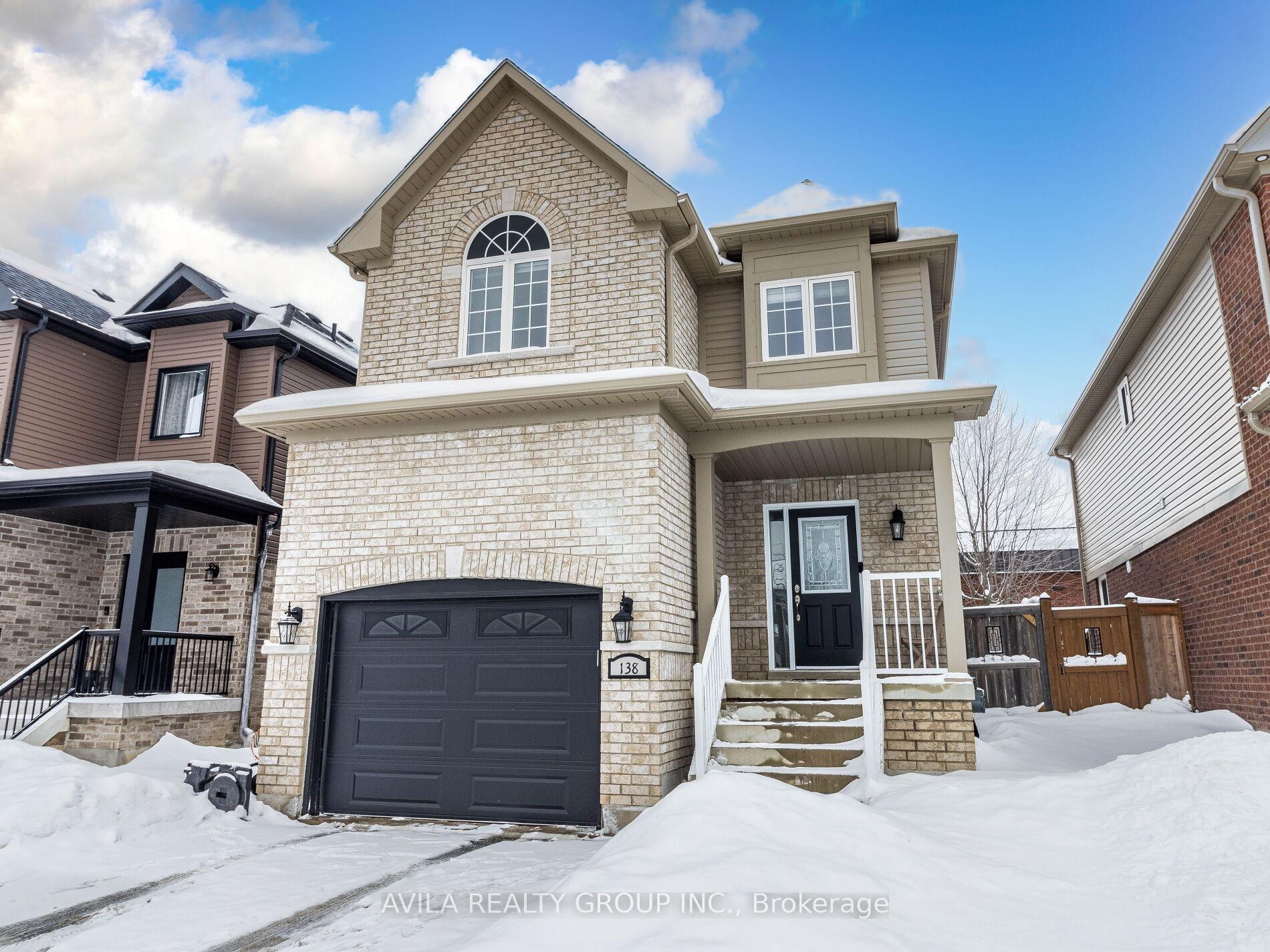 Front of 138 Sun King Crescent