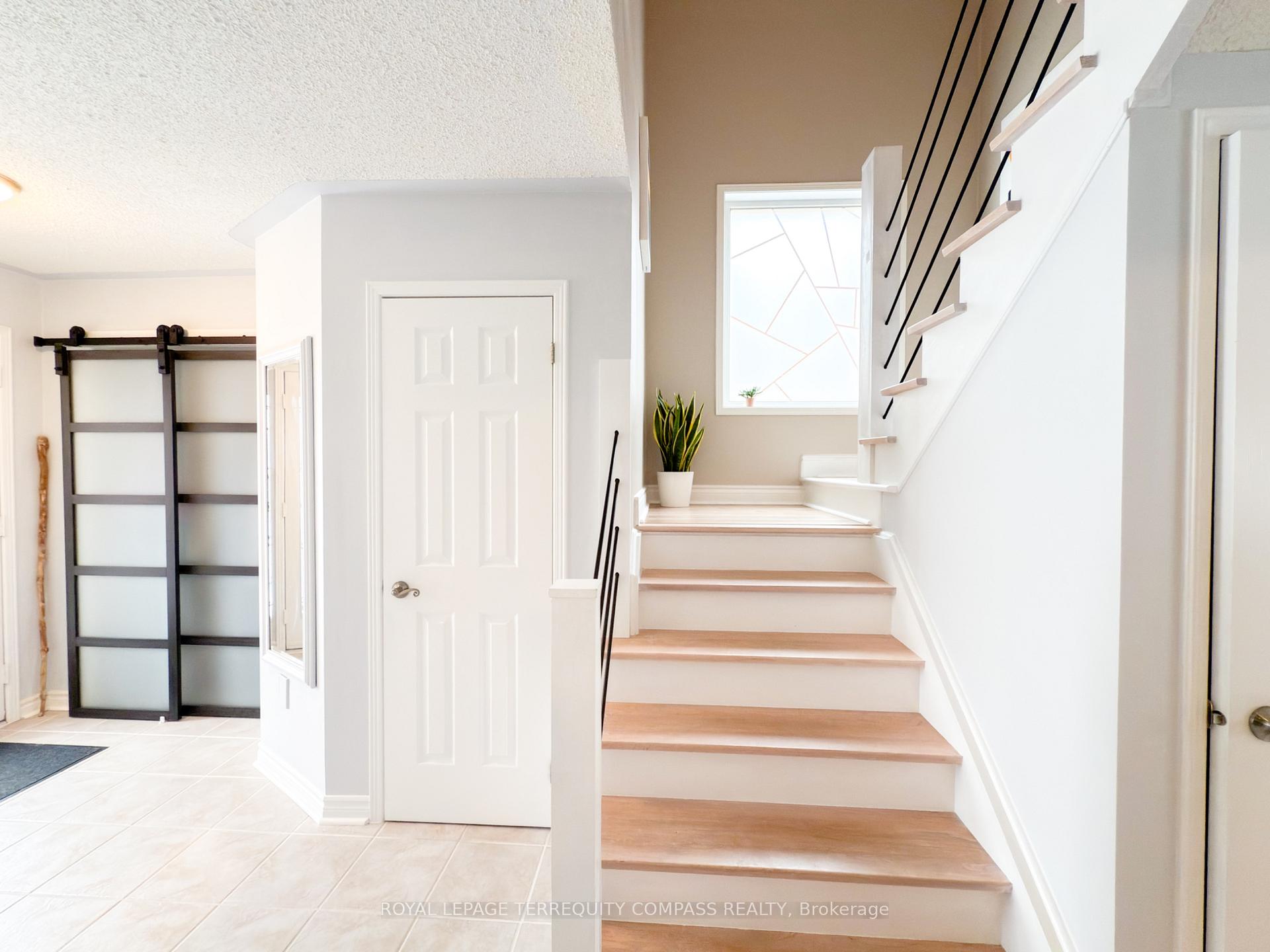 Photo 5 of 192 Solway Avenue, Vaughan, Maple — HOMEH