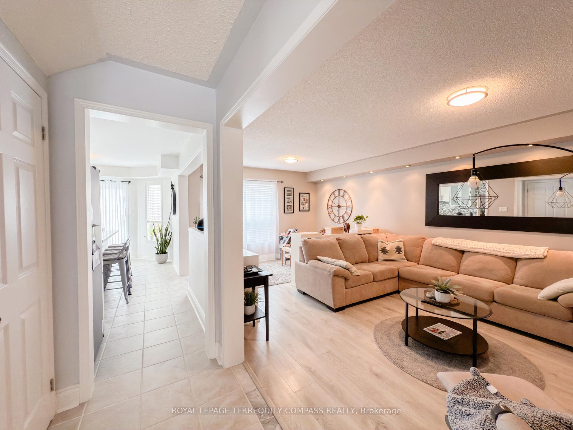 Photo 7 of 192 Solway Avenue, Vaughan, Maple — HOMEH