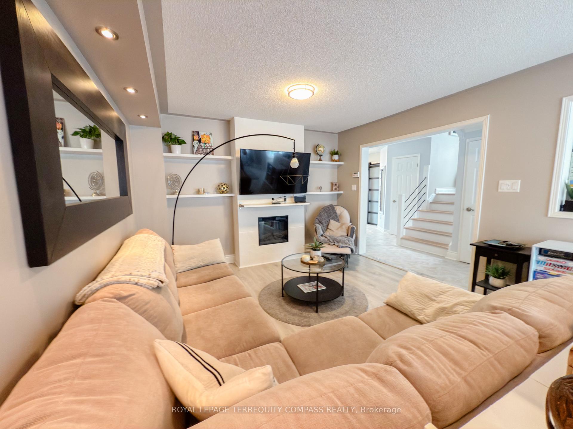 Photo 12 of 192 Solway Avenue, Vaughan, Maple — HOMEH