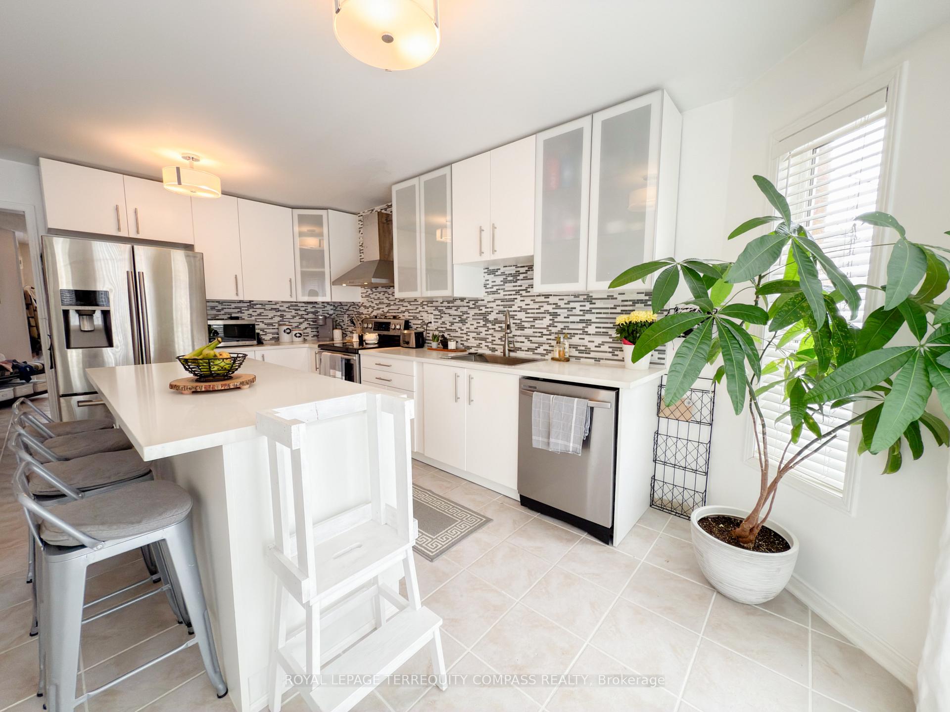 Photo 16 of 192 Solway Avenue, Vaughan, Maple — HOMEH