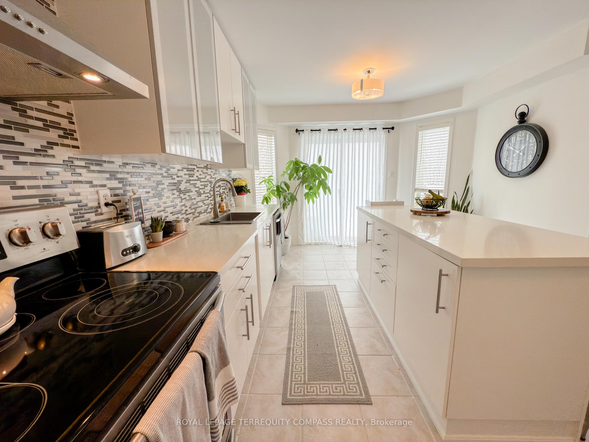 Photo 18 of 192 Solway Avenue, Vaughan, Maple — HOMEH