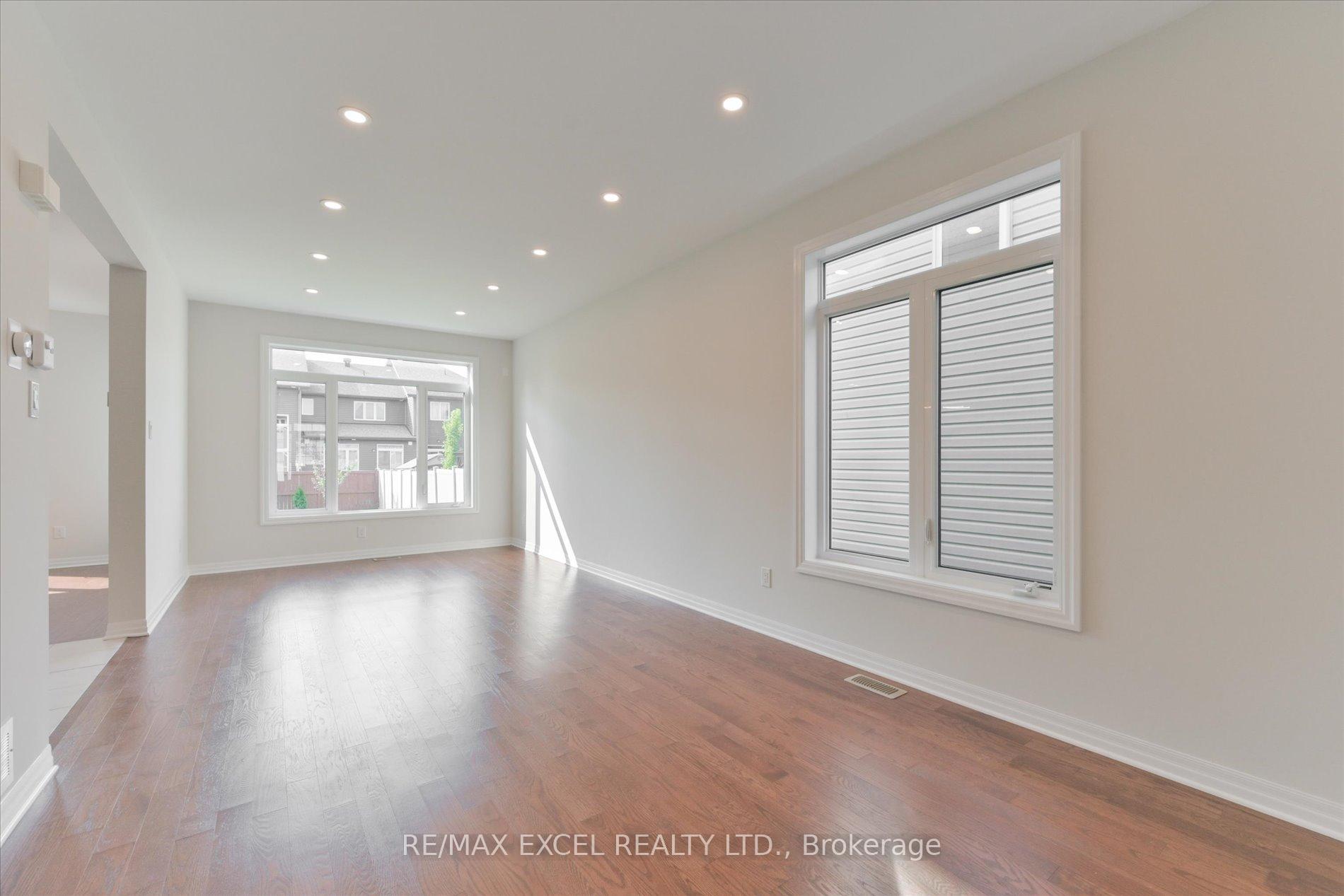 Photo 4 of 516 Peerless Street, Ottawa, Barrhaven - Cedargrove/Fraserdale — HOMEH