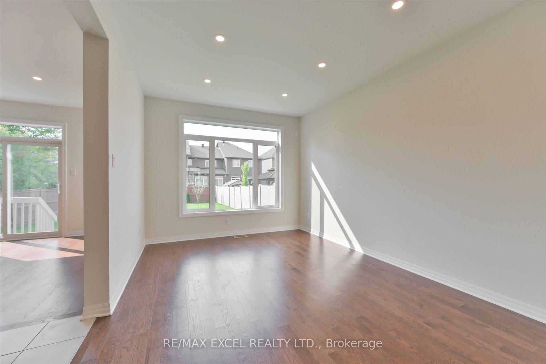 Photo 7 of 516 Peerless Street, Ottawa, Barrhaven - Cedargrove/Fraserdale — HOMEH
