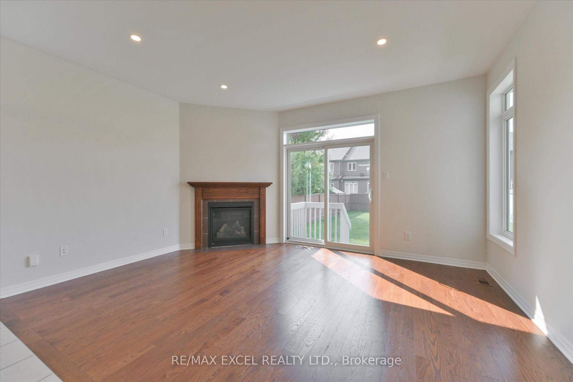 Photo 8 of 516 Peerless Street, Ottawa, Barrhaven - Cedargrove/Fraserdale — HOMEH