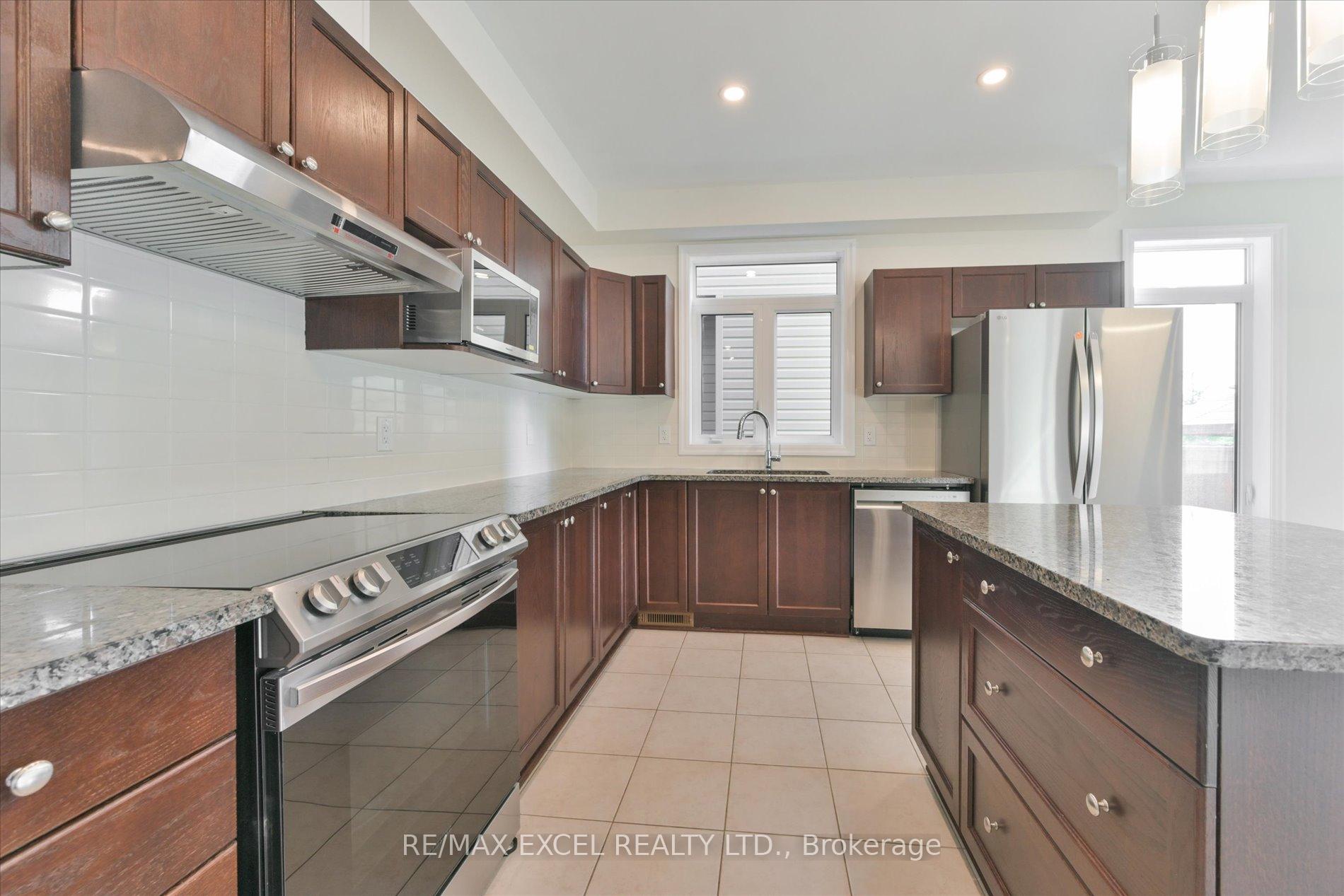 Photo 11 of 516 Peerless Street, Ottawa, Barrhaven - Cedargrove/Fraserdale — HOMEH