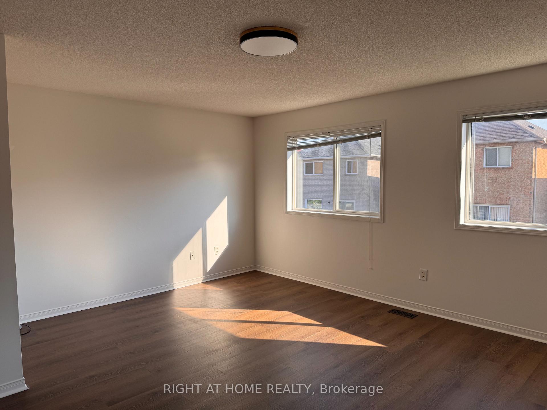 Photo 21 of 22 Tiller Trail, Brampton, Fletcher's Creek Village — HOMEH