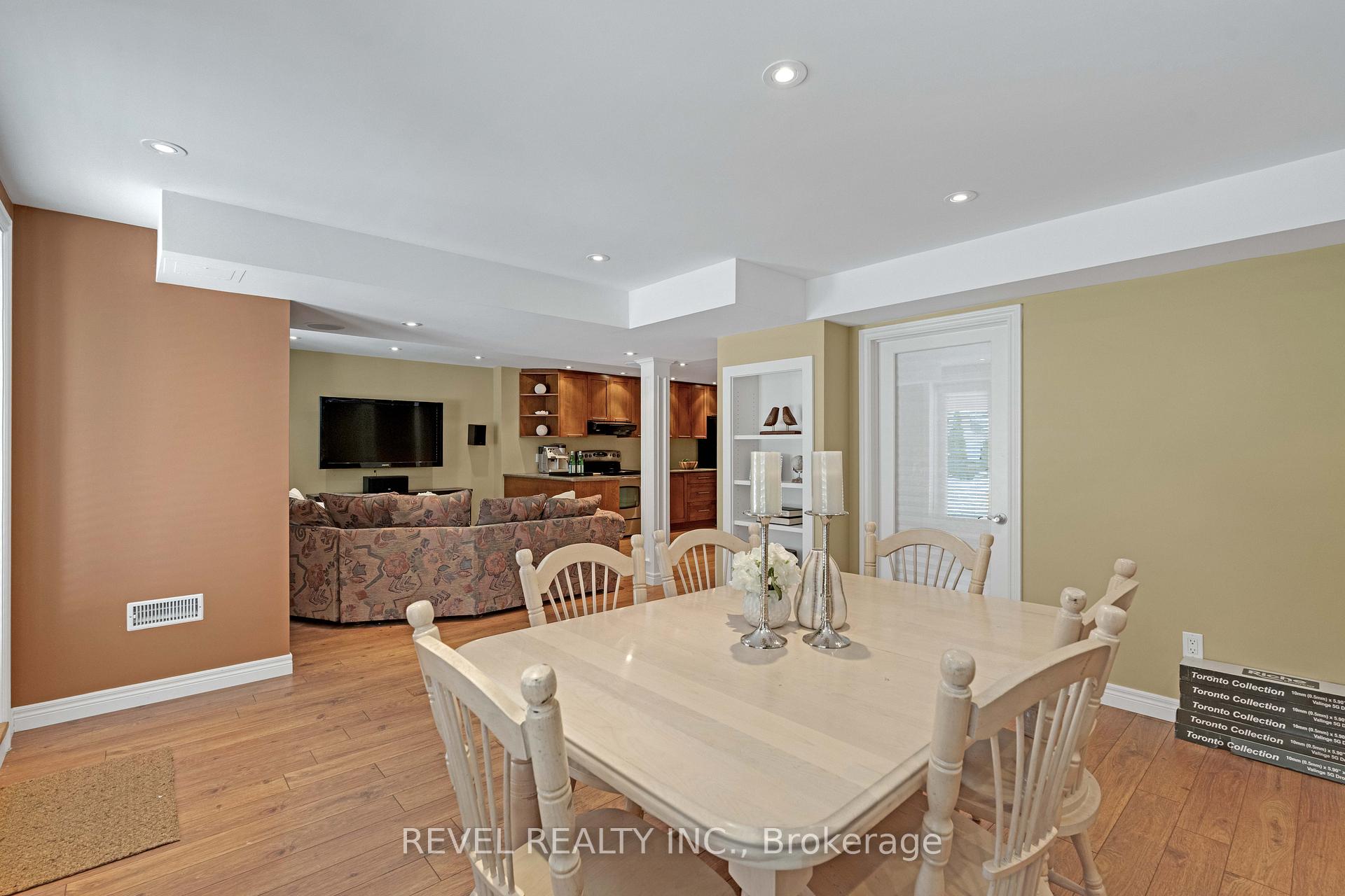 Photo 2 of 20 Cachet Hill Crescent, Vaughan, Sonoma Heights — HOMEH