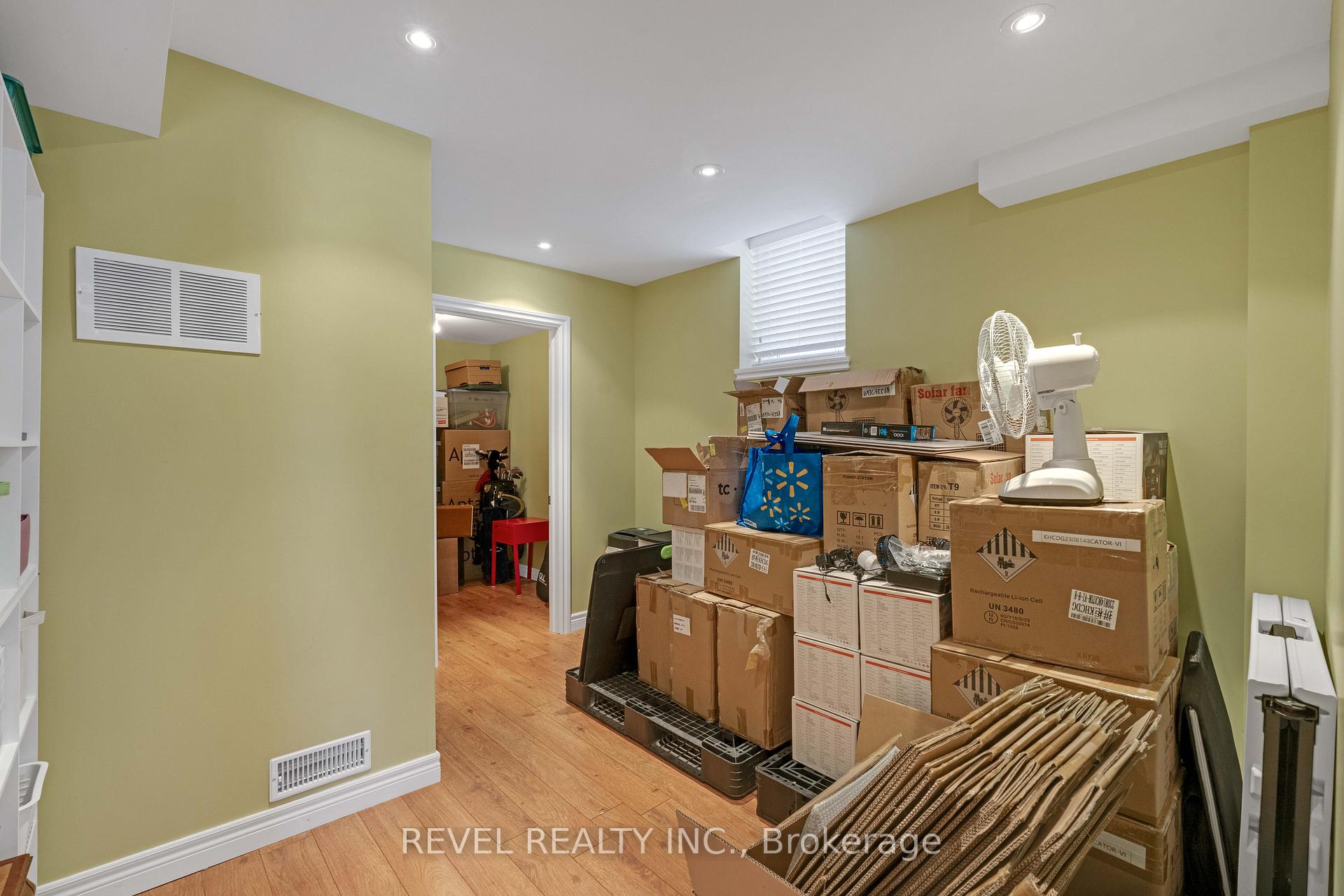 Photo 3 of 20 Cachet Hill Crescent, Vaughan, Sonoma Heights — HOMEH
