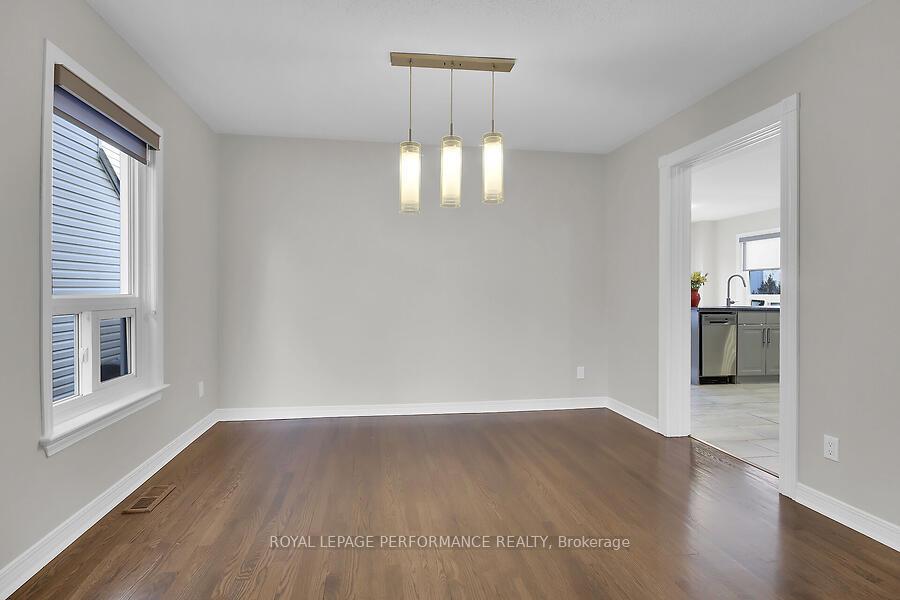 Photo 5 of 32 Rideaucrest Drive, Ottawa, Barrhaven East — HOMEH