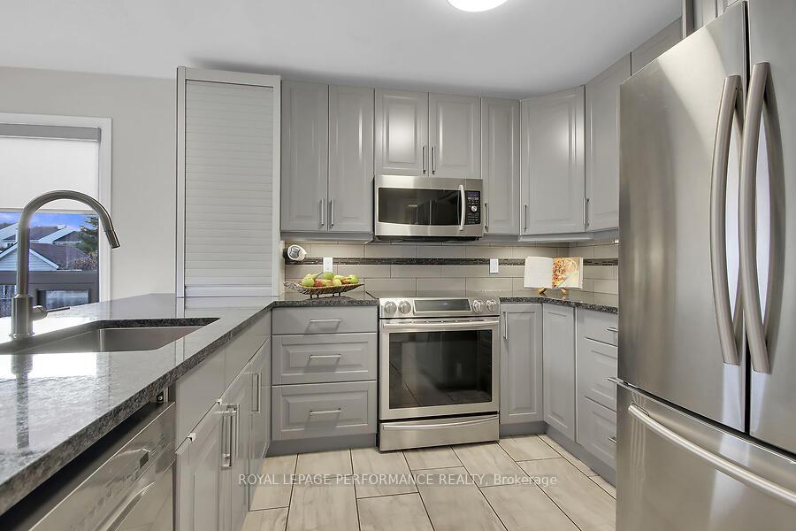 Photo 10 of 32 Rideaucrest Drive, Ottawa, Barrhaven East — HOMEH