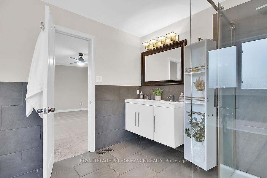 Photo 17 of 32 Rideaucrest Drive, Ottawa, Barrhaven East — HOMEH