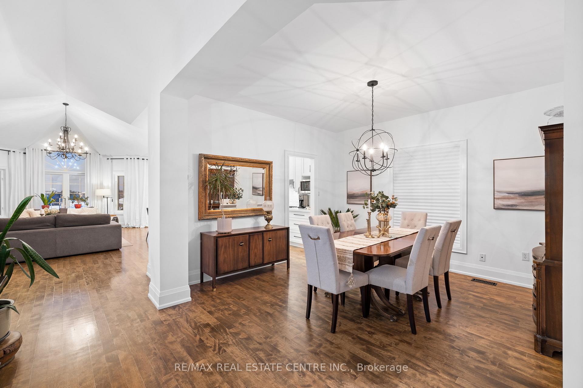 Photo 7 of 4294 Sarazen Drive, Burlington, Rose — HOMEH