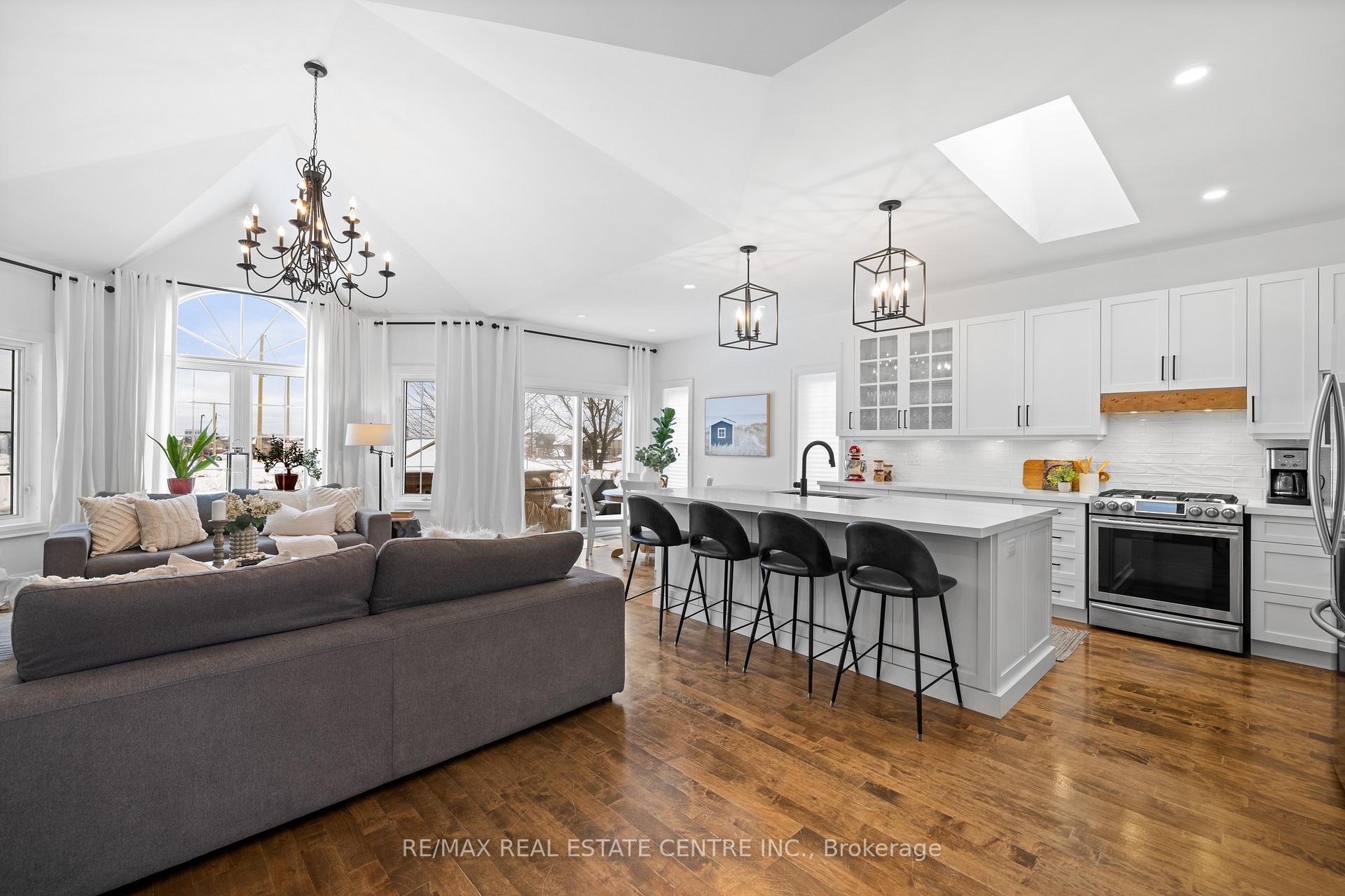 Photo 8 of 4294 Sarazen Drive, Burlington, Rose — HOMEH