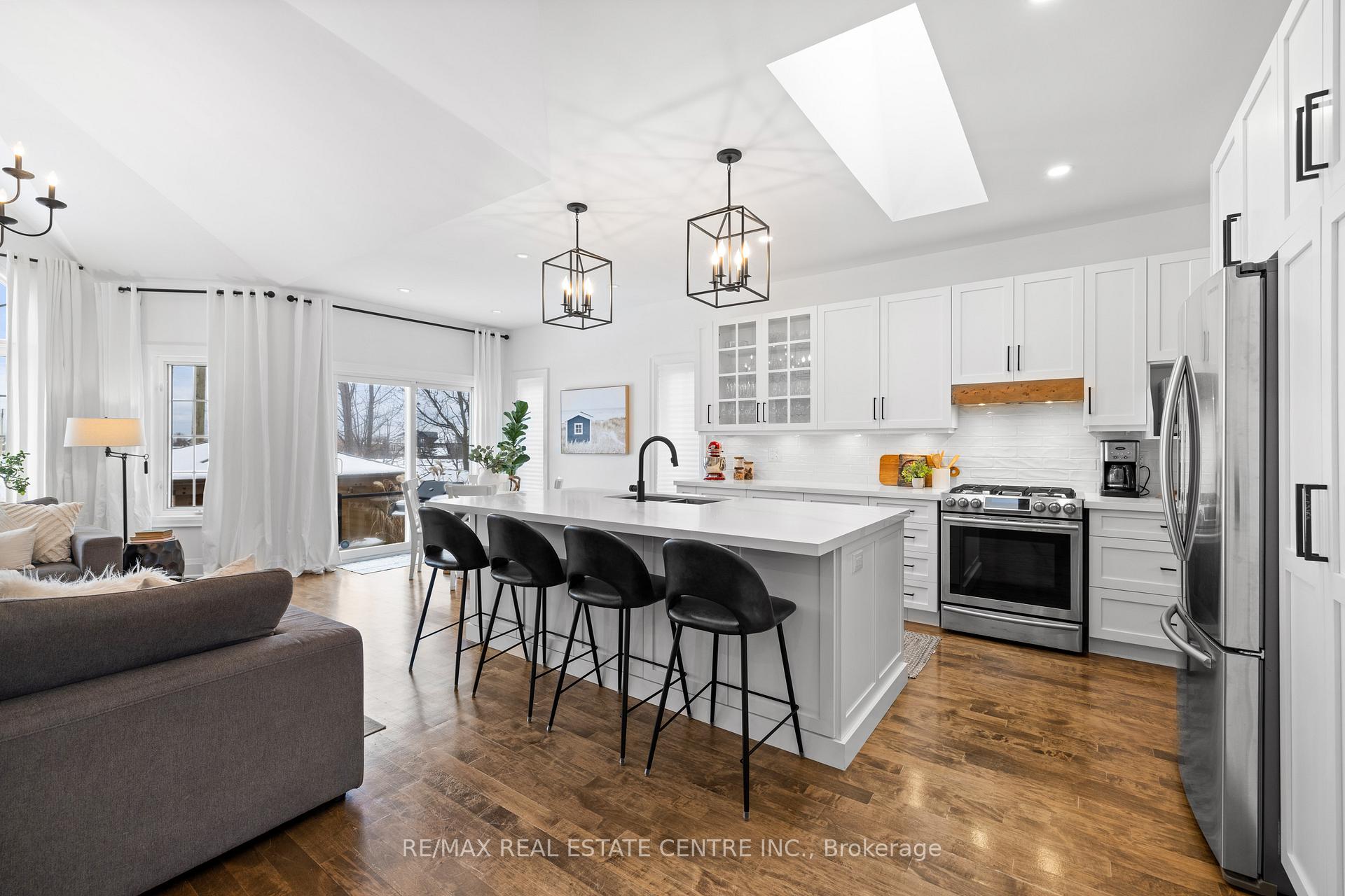 Photo 9 of 4294 Sarazen Drive, Burlington, Rose — HOMEH