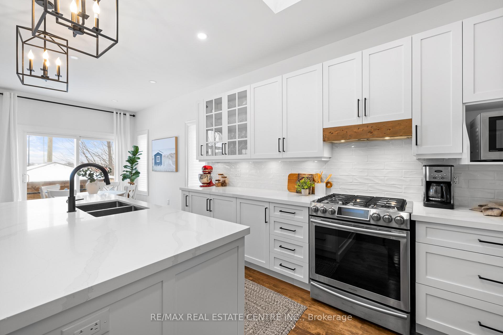 Photo 10 of 4294 Sarazen Drive, Burlington, Rose — HOMEH