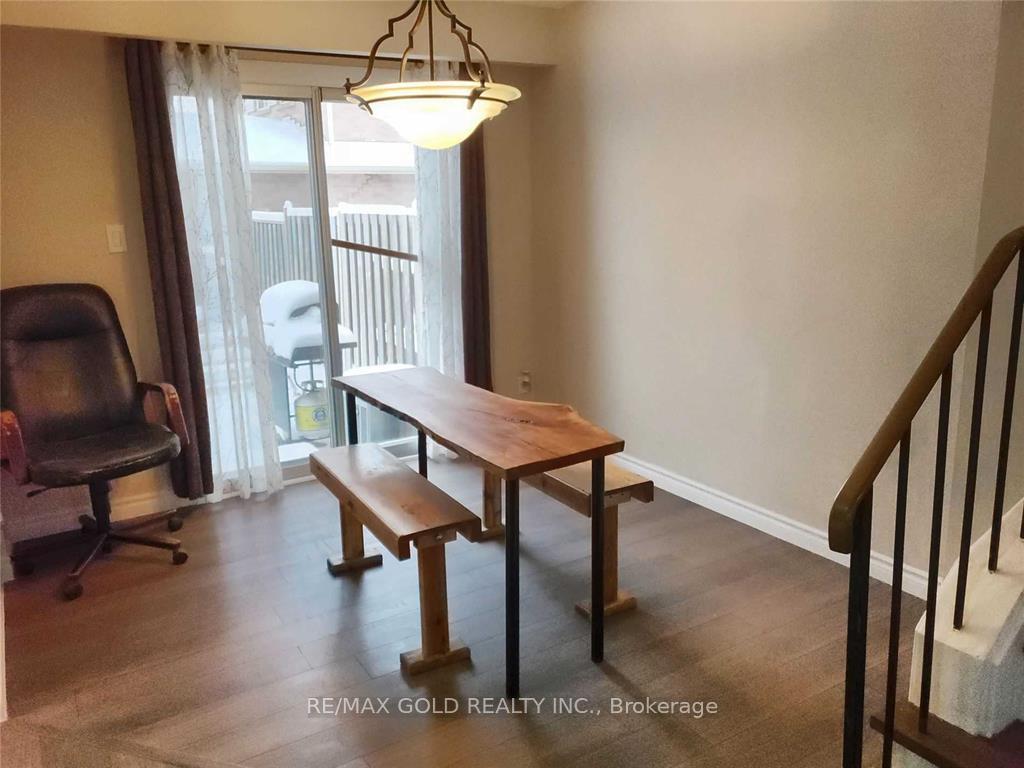 Photo 12 of 45 Rushmore Crescent, Brampton, Heart Lake East — HOMEH