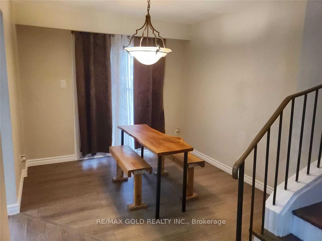 Photo 14 of 45 Rushmore Crescent, Brampton, Heart Lake East — HOMEH