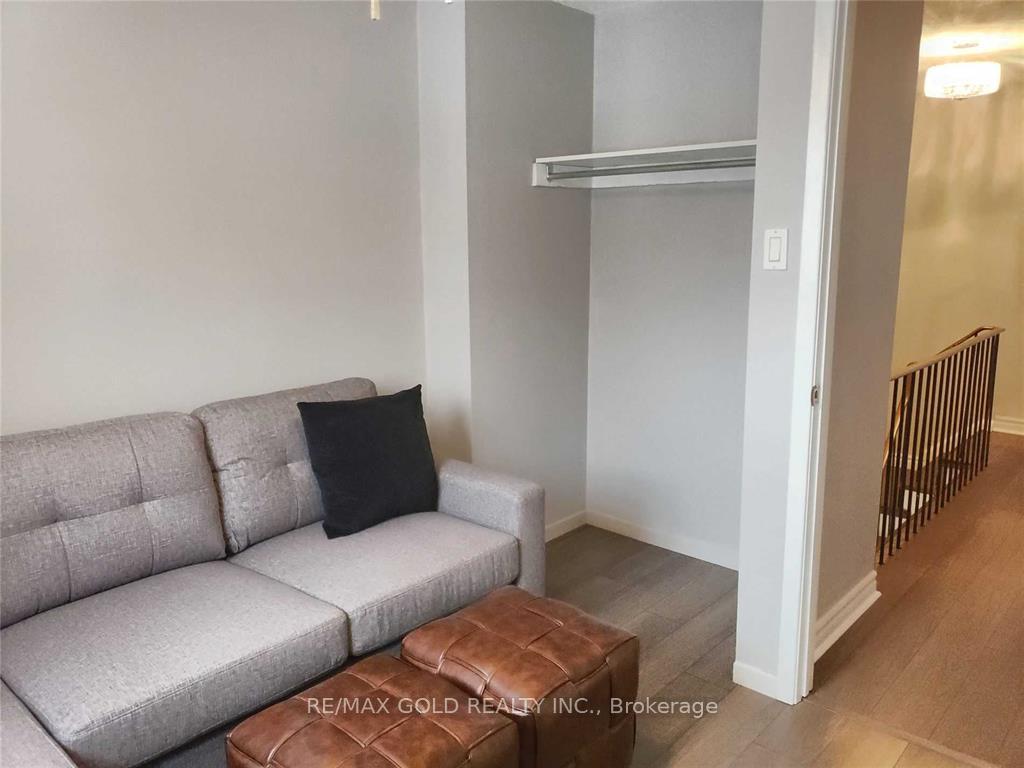Photo 22 of 45 Rushmore Crescent, Brampton, Heart Lake East — HOMEH