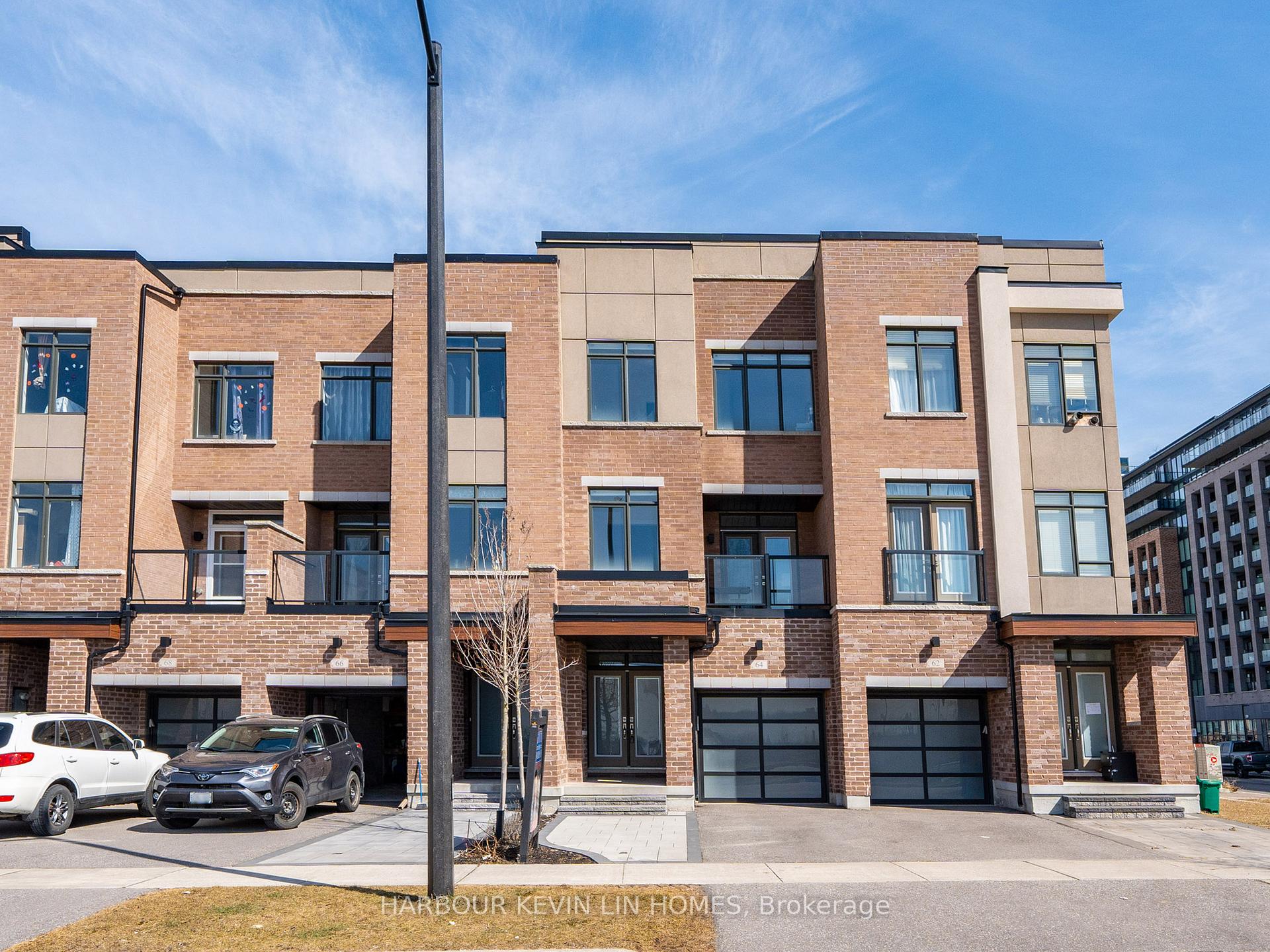 Photo 3 of 64 Salterton Circle, Vaughan, Rural Vaughan — HOMEH