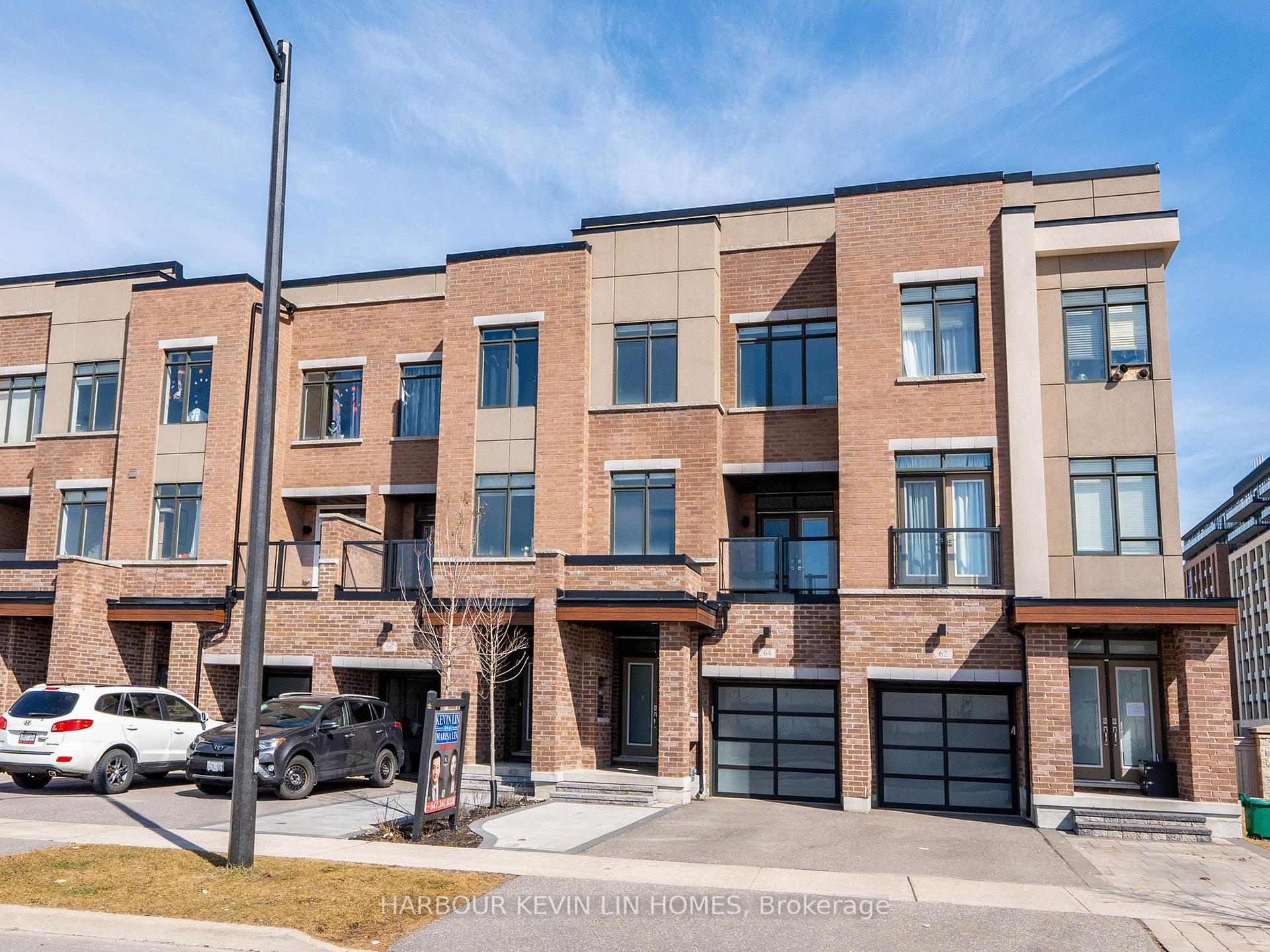 Photo 4 of 64 Salterton Circle, Vaughan, Rural Vaughan — HOMEH