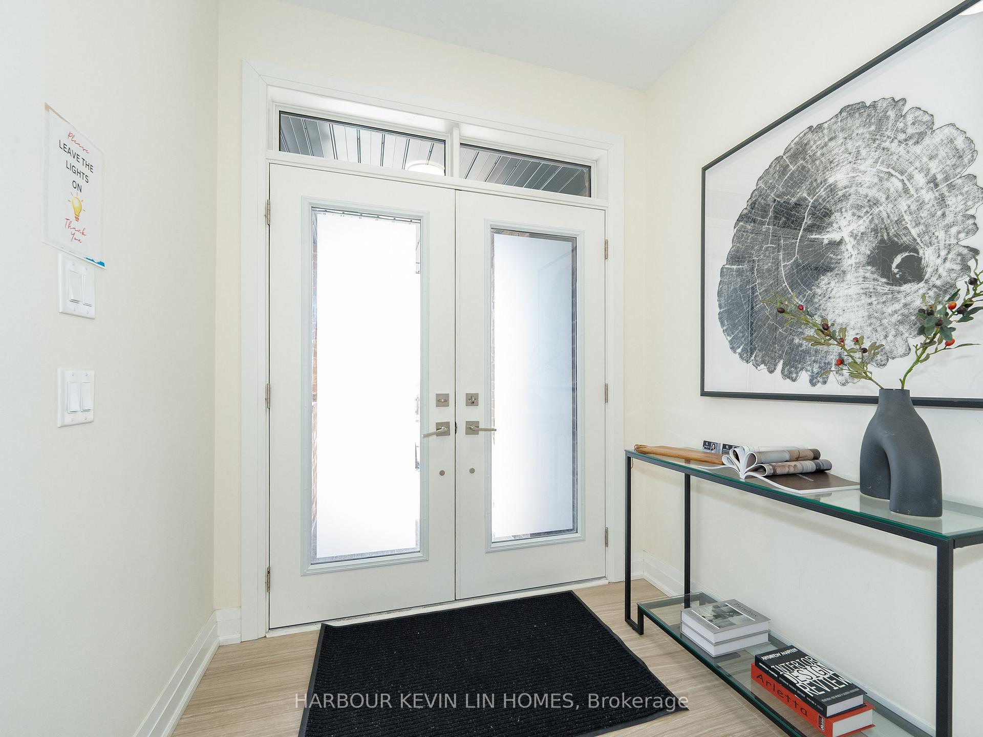 Photo 5 of 64 Salterton Circle, Vaughan, Rural Vaughan — HOMEH