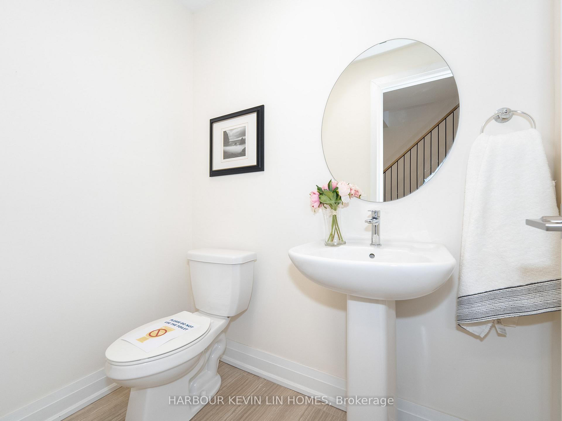 Photo 7 of 64 Salterton Circle, Vaughan, Rural Vaughan — HOMEH