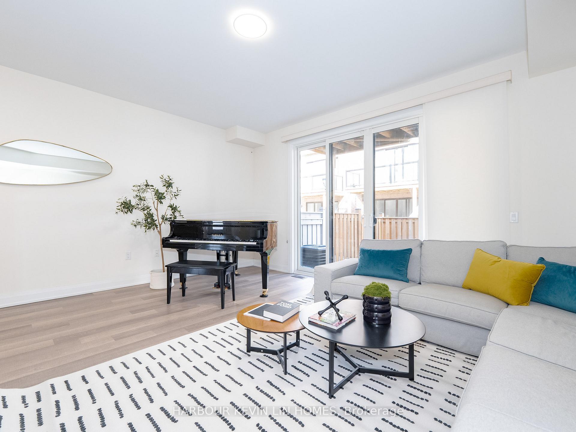 Photo 10 of 64 Salterton Circle, Vaughan, Rural Vaughan — HOMEH