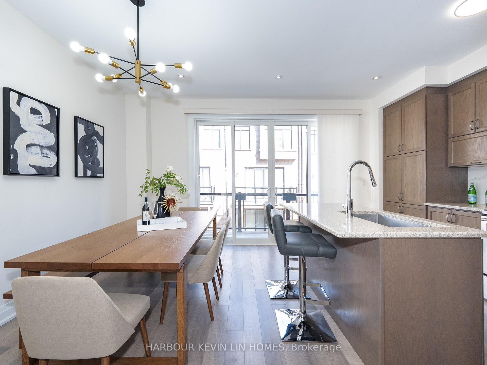 Photo 33 of 64 Salterton Circle, Vaughan, Rural Vaughan — HOMEH