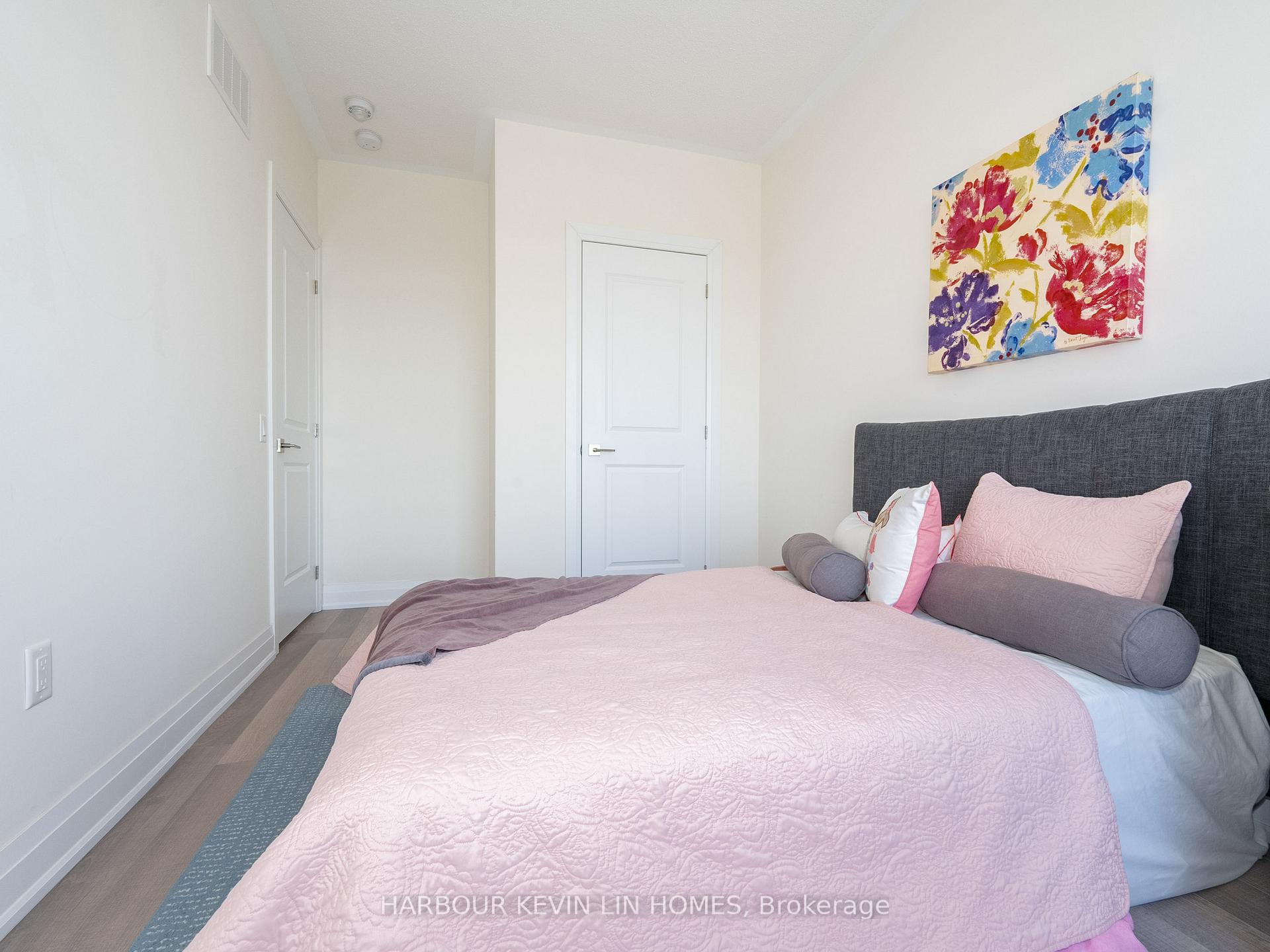 Photo 41 of 64 Salterton Circle, Vaughan, Rural Vaughan — HOMEH