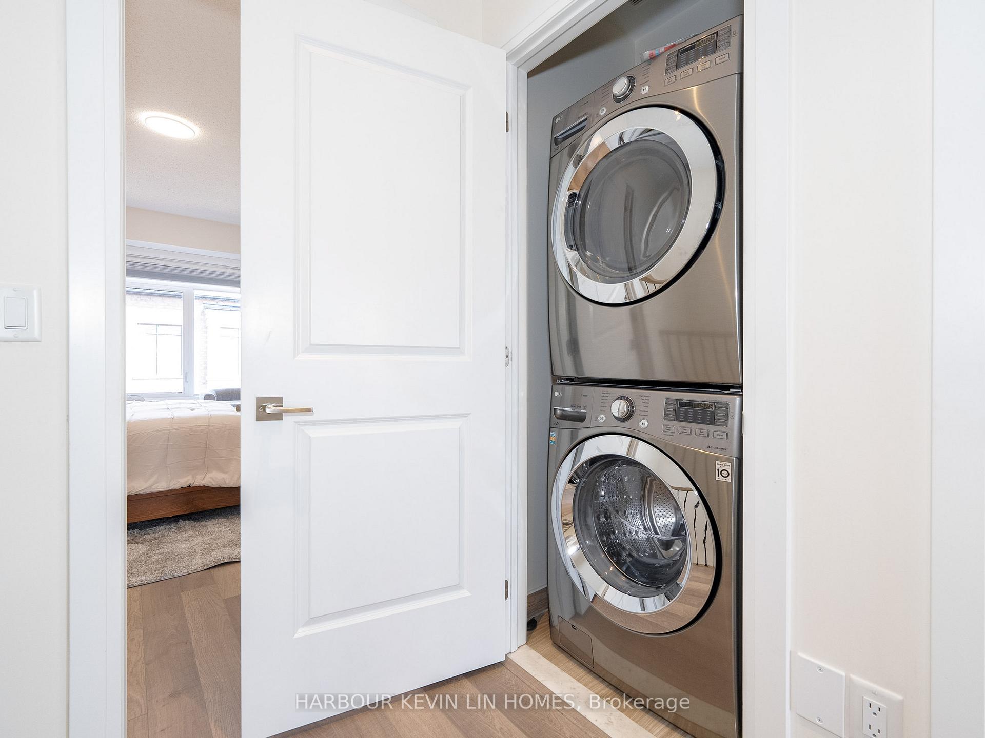 Photo 43 of 64 Salterton Circle, Vaughan, Rural Vaughan — HOMEH