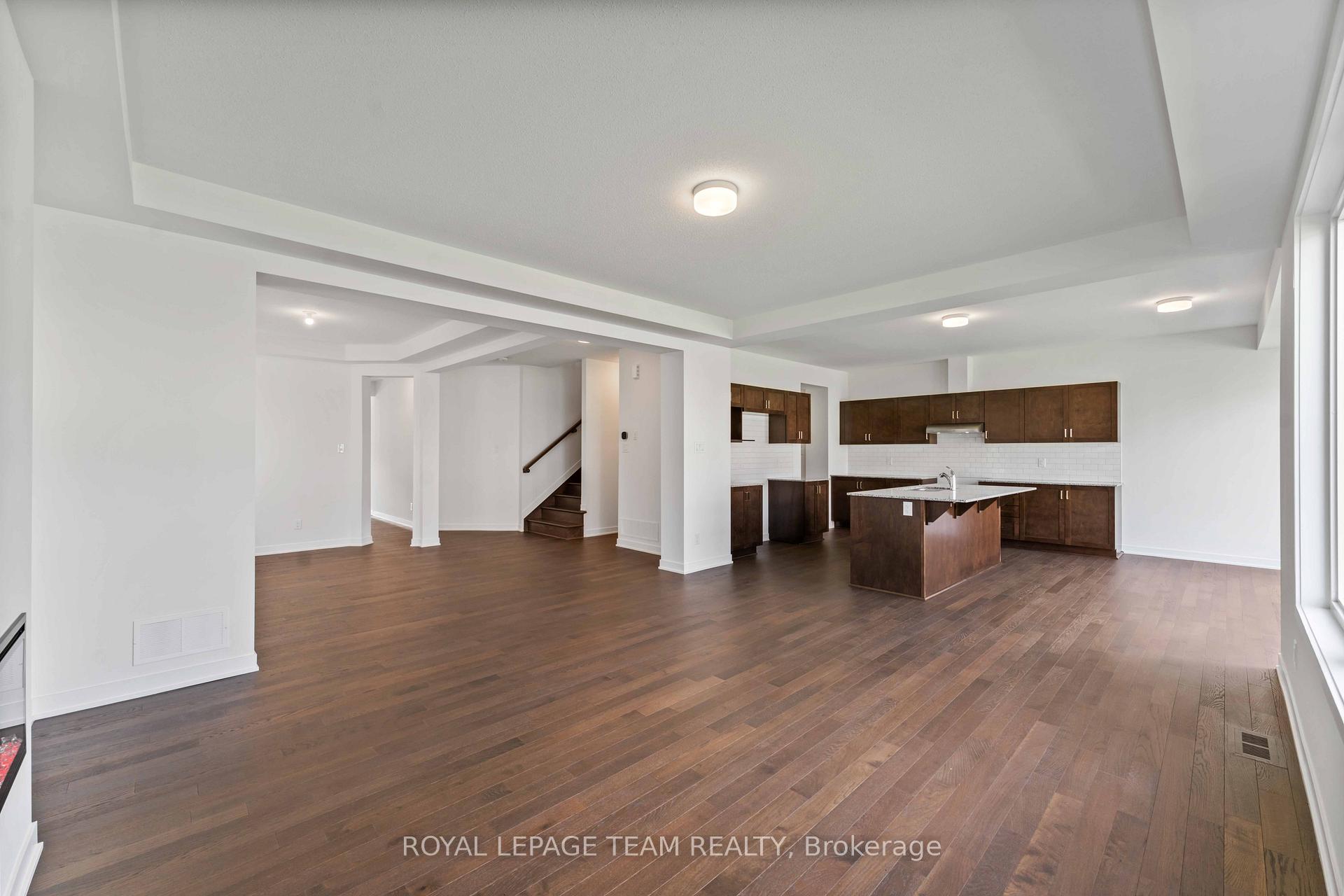 Photo 4 of 686 Fenwick Way, Ottawa, Barrhaven - Stonebridge — HOMEH