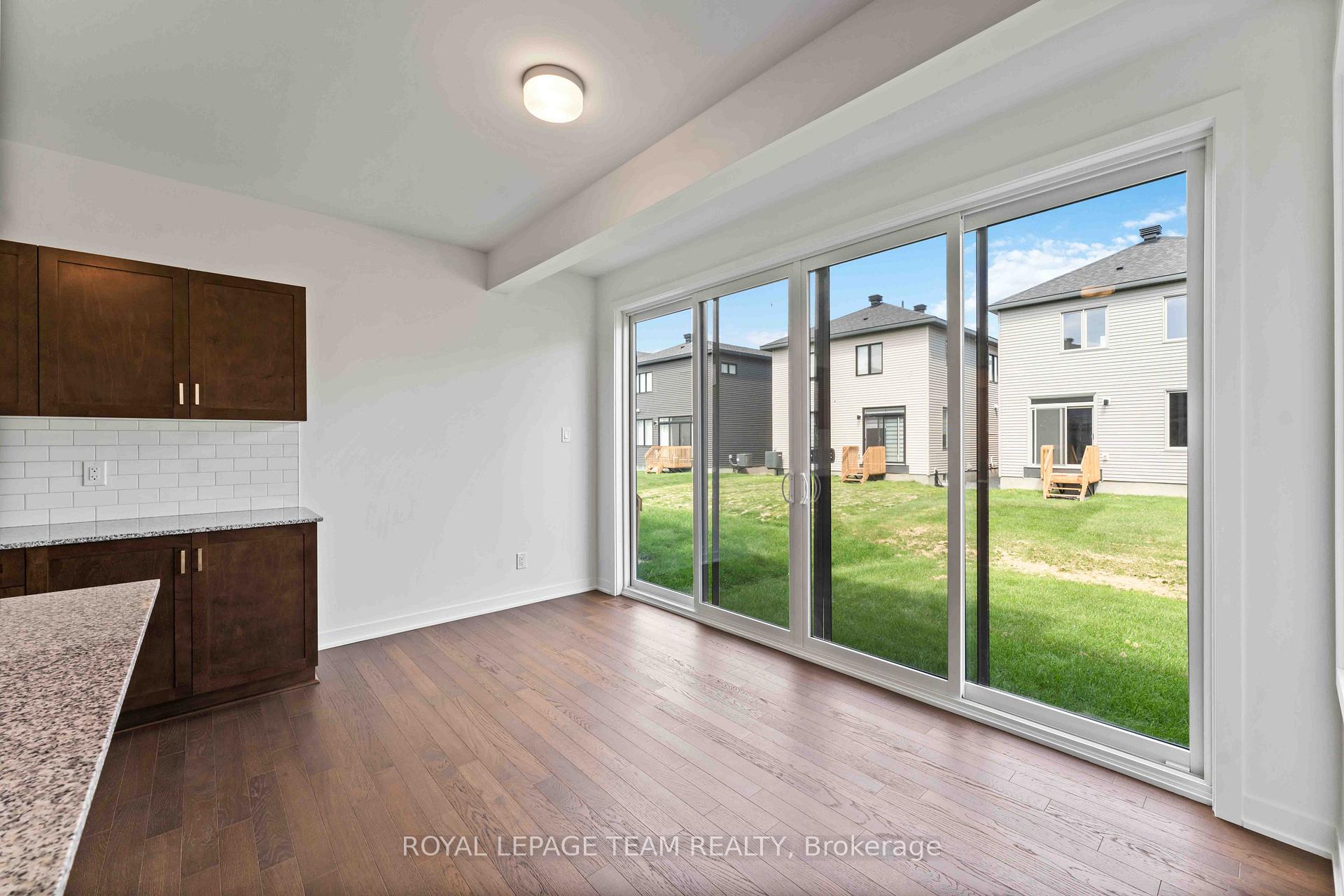 Photo 10 of 686 Fenwick Way, Ottawa, Barrhaven - Stonebridge — HOMEH