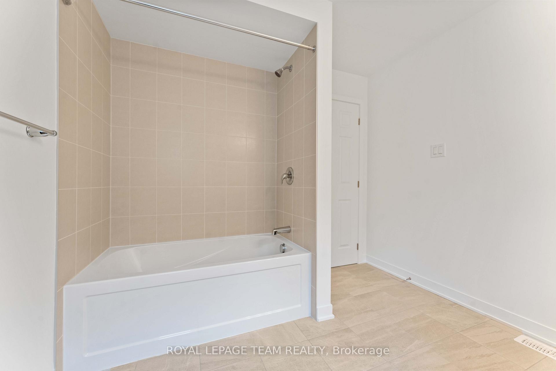 Photo 37 of 686 Fenwick Way, Ottawa, Barrhaven - Stonebridge — HOMEH