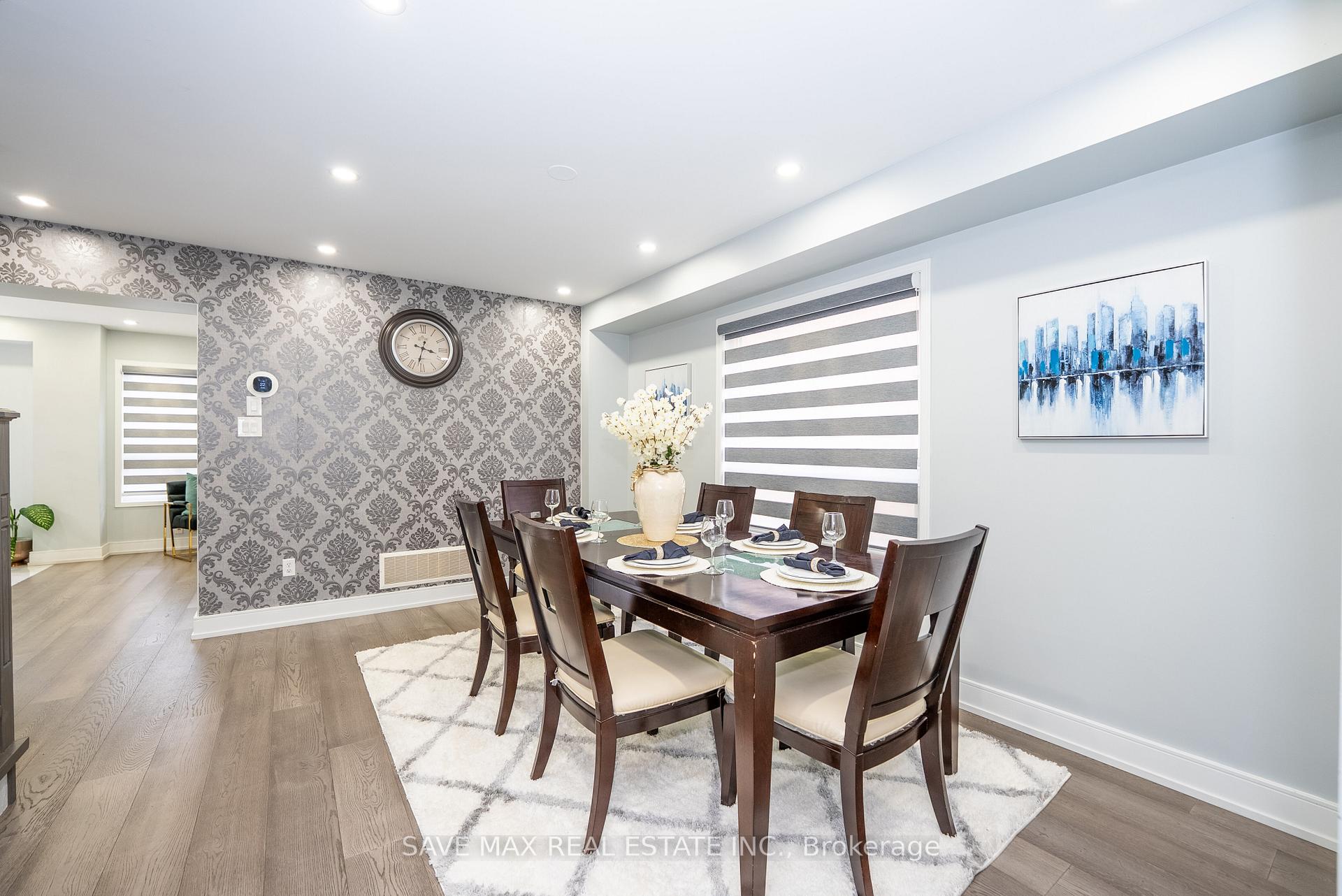 Photo 4 of 100 Crown Victoria Drive, Brampton, Fletcher's Meadow — HOMEH