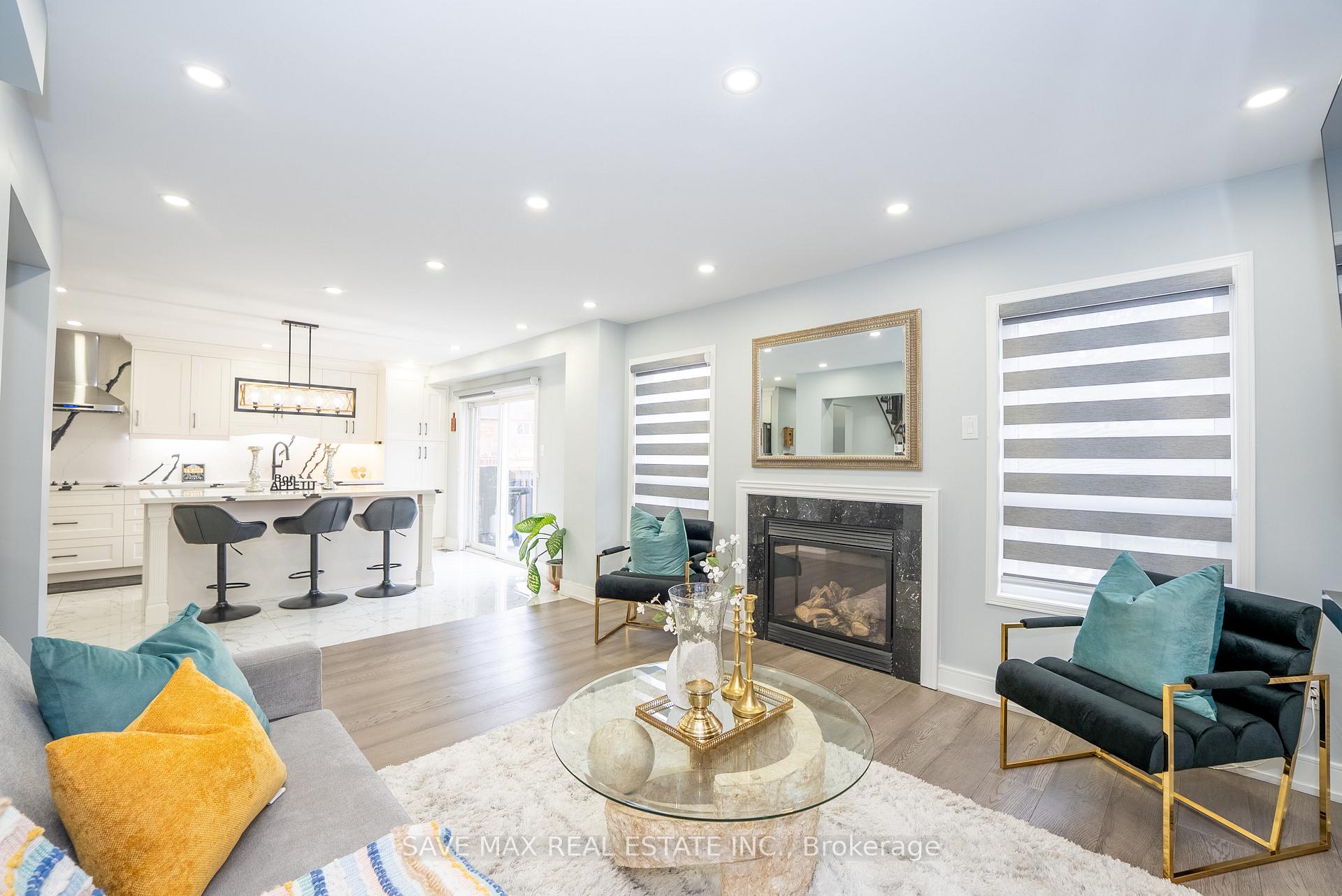 Photo 7 of 100 Crown Victoria Drive, Brampton, Fletcher's Meadow — HOMEH