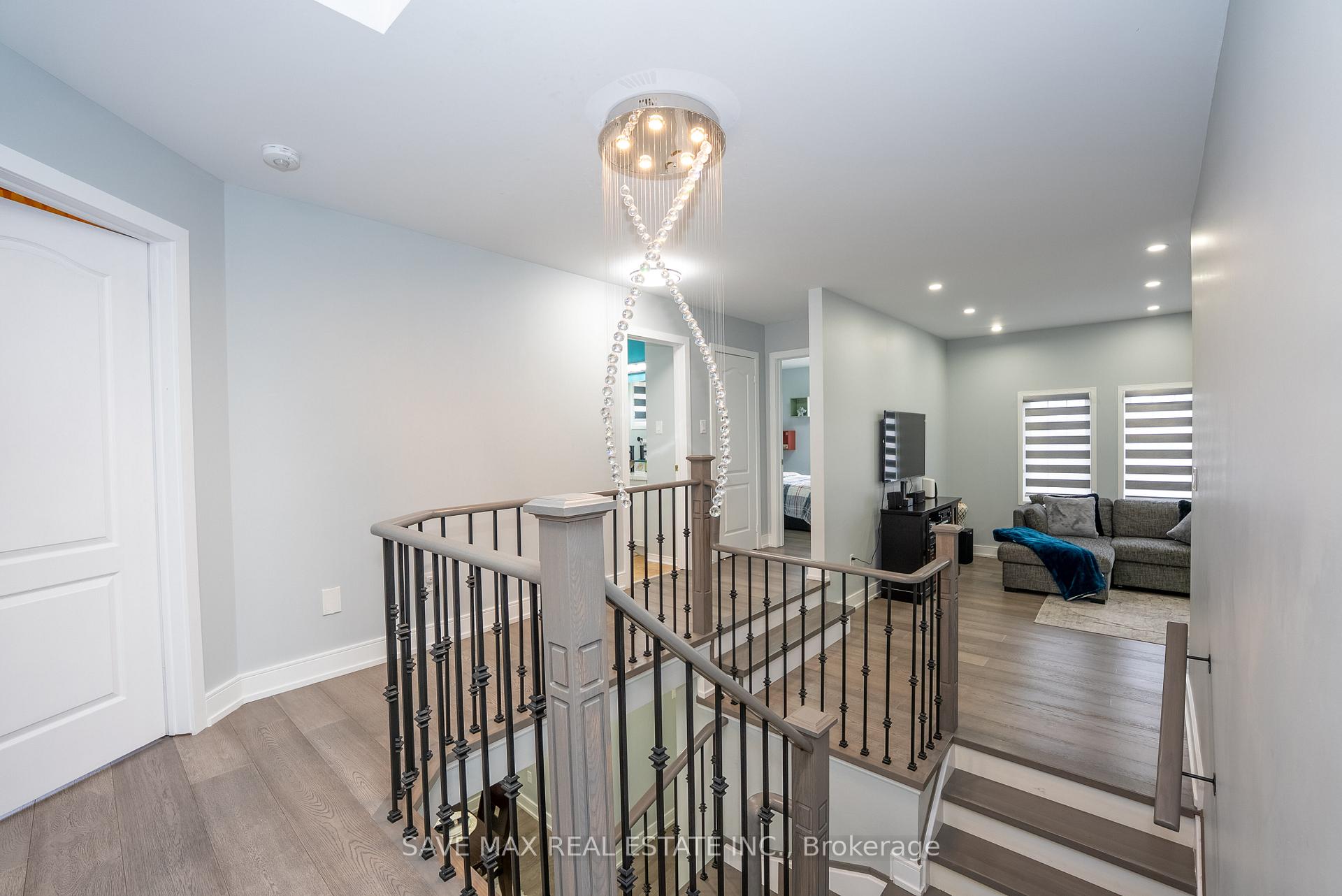 Photo 15 of 100 Crown Victoria Drive, Brampton, Fletcher's Meadow — HOMEH