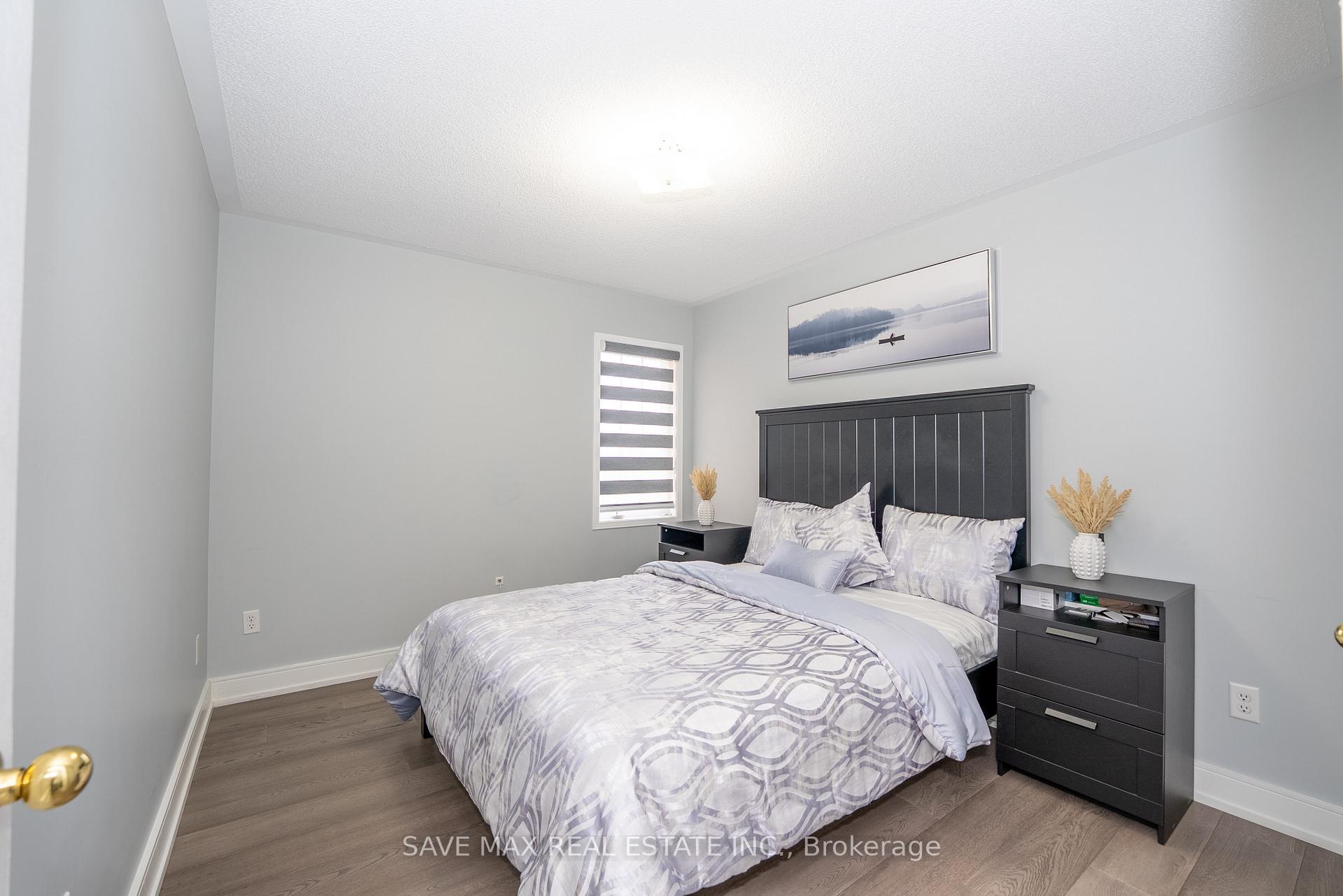 Photo 23 of 100 Crown Victoria Drive, Brampton, Fletcher's Meadow — HOMEH