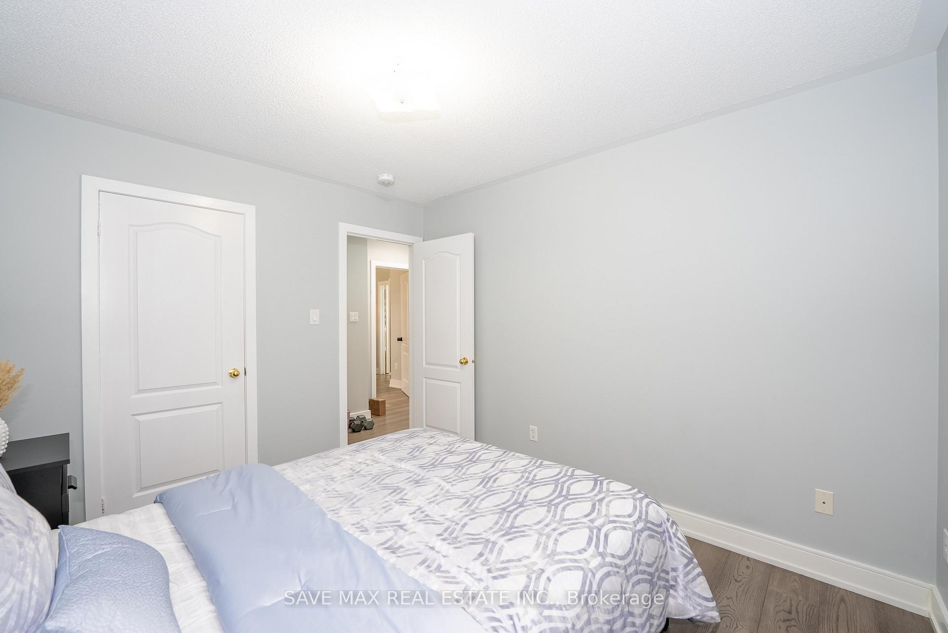 Photo 24 of 100 Crown Victoria Drive, Brampton, Fletcher's Meadow — HOMEH