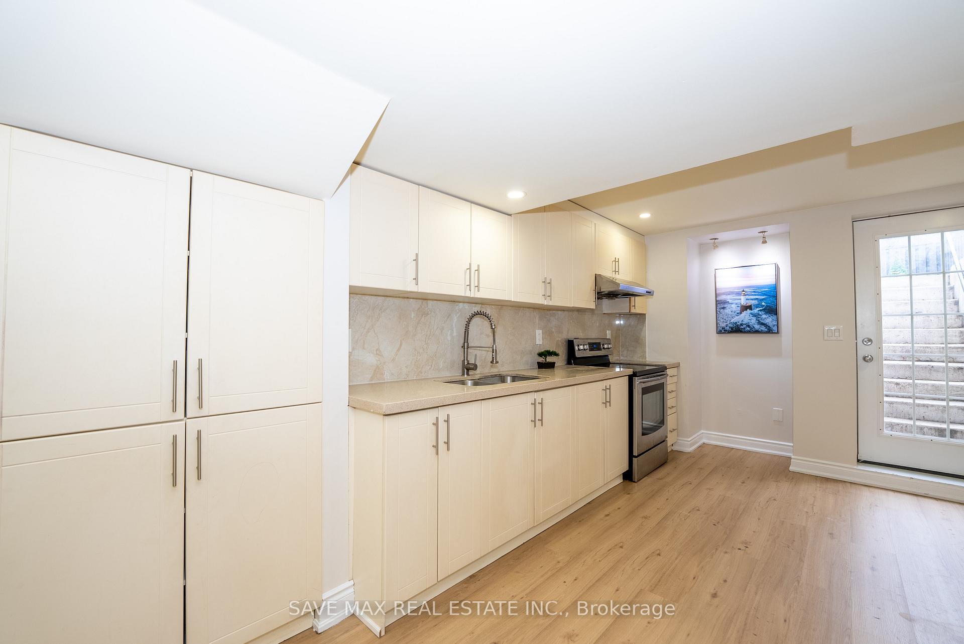 Photo 34 of 100 Crown Victoria Drive, Brampton, Fletcher's Meadow — HOMEH