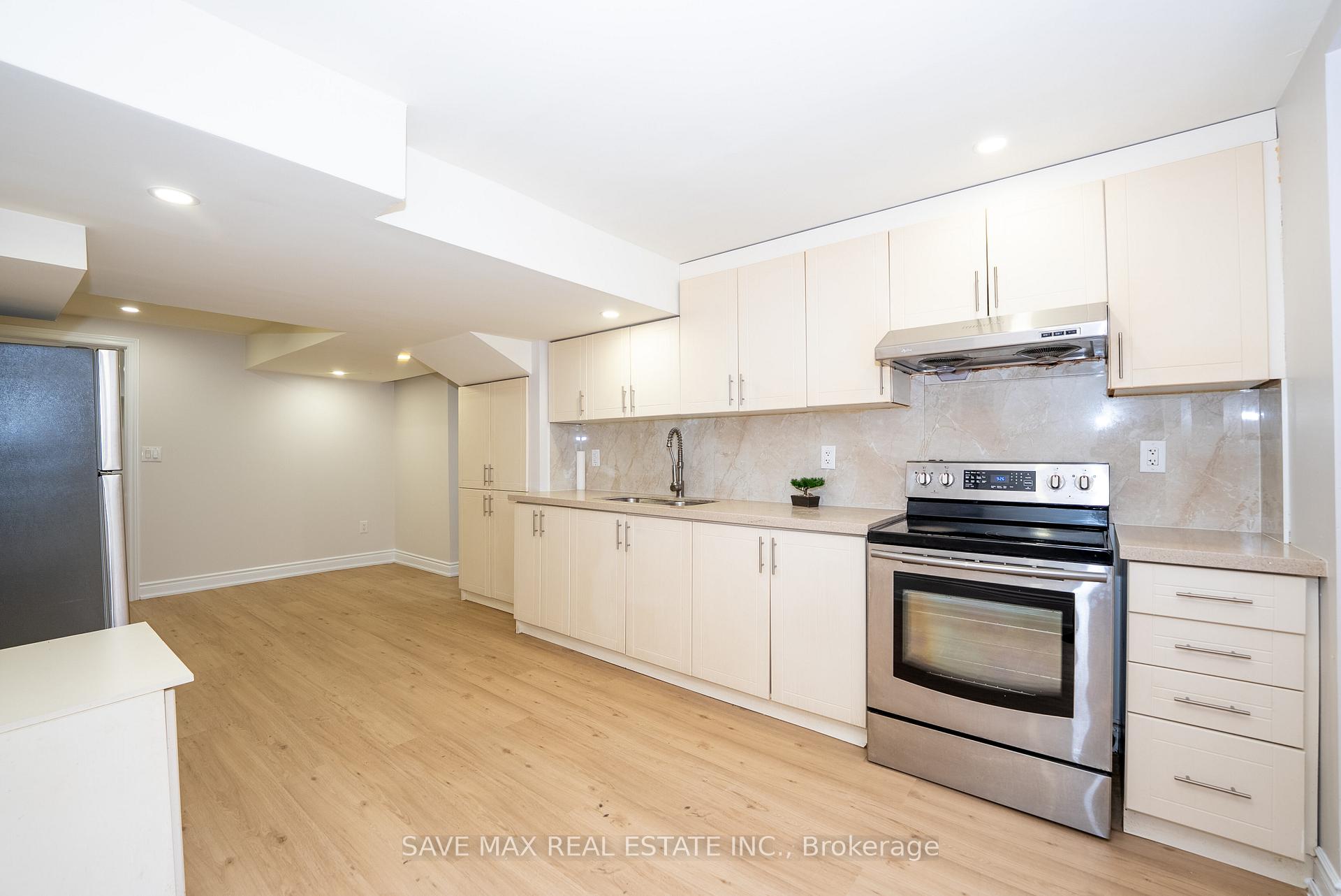 Photo 35 of 100 Crown Victoria Drive, Brampton, Fletcher's Meadow — HOMEH