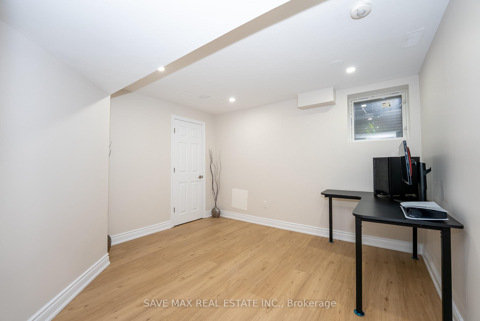 Photo 37 of 100 Crown Victoria Drive, Brampton, Fletcher's Meadow — HOMEH