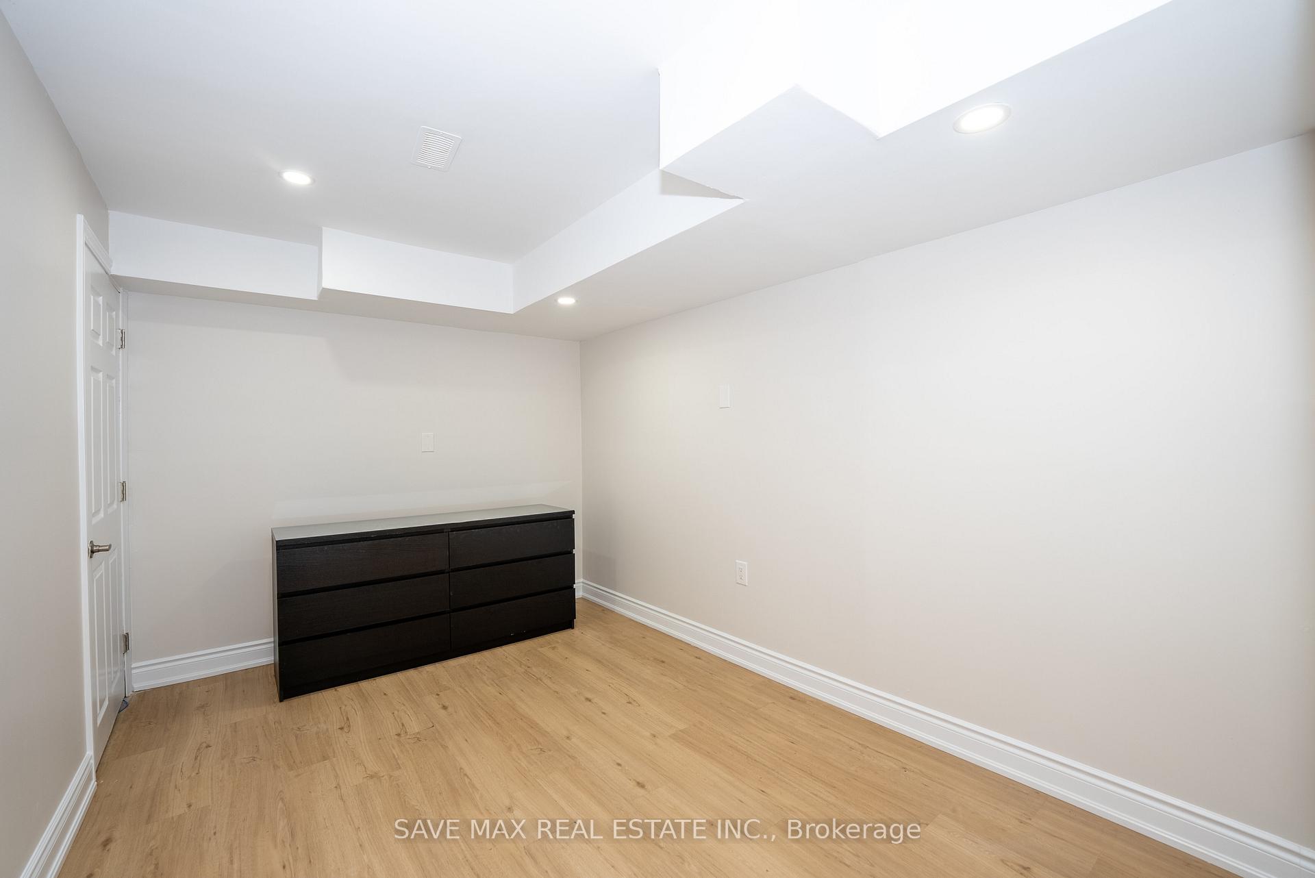Photo 39 of 100 Crown Victoria Drive, Brampton, Fletcher's Meadow — HOMEH