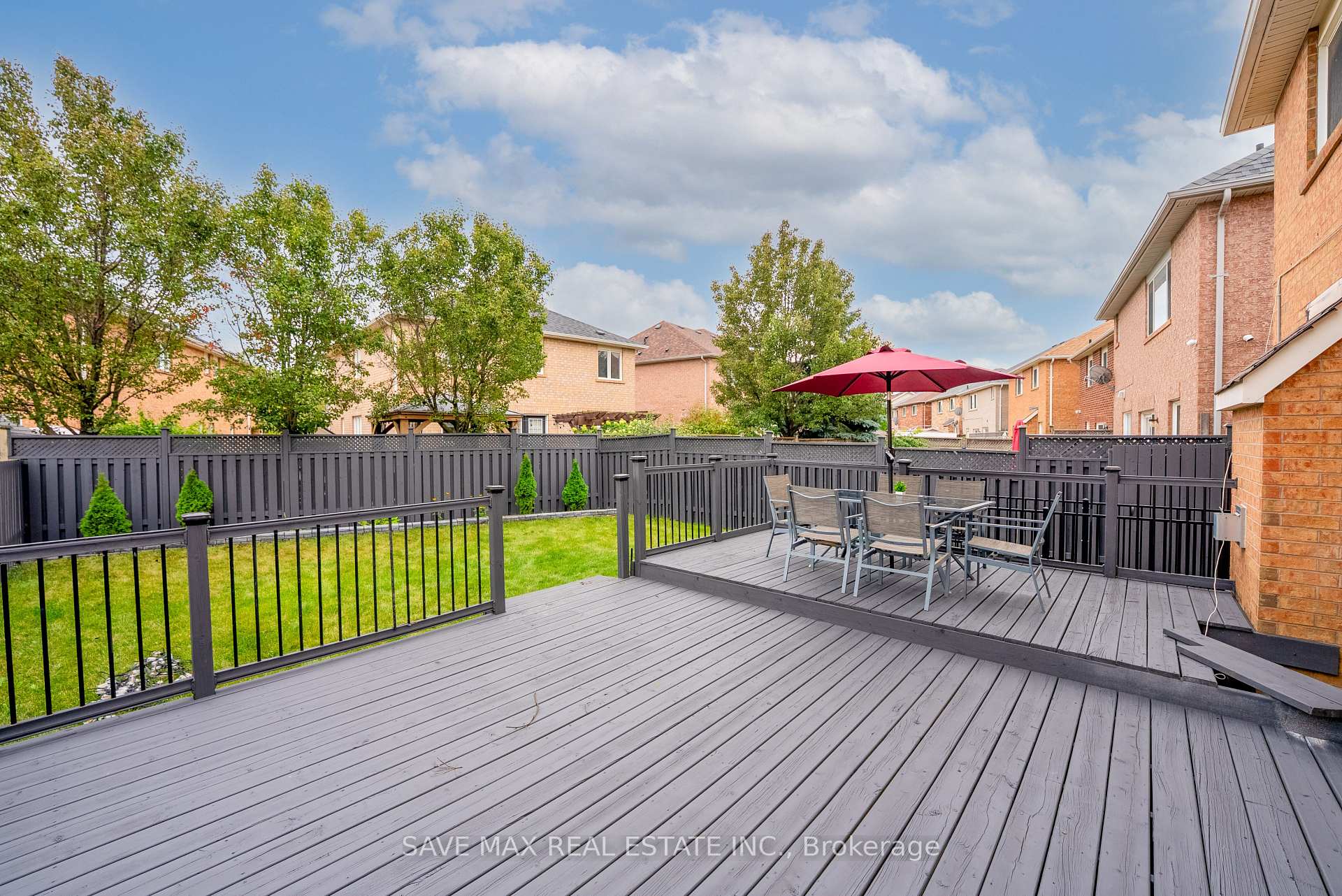 Photo 43 of 100 Crown Victoria Drive, Brampton, Fletcher's Meadow — HOMEH