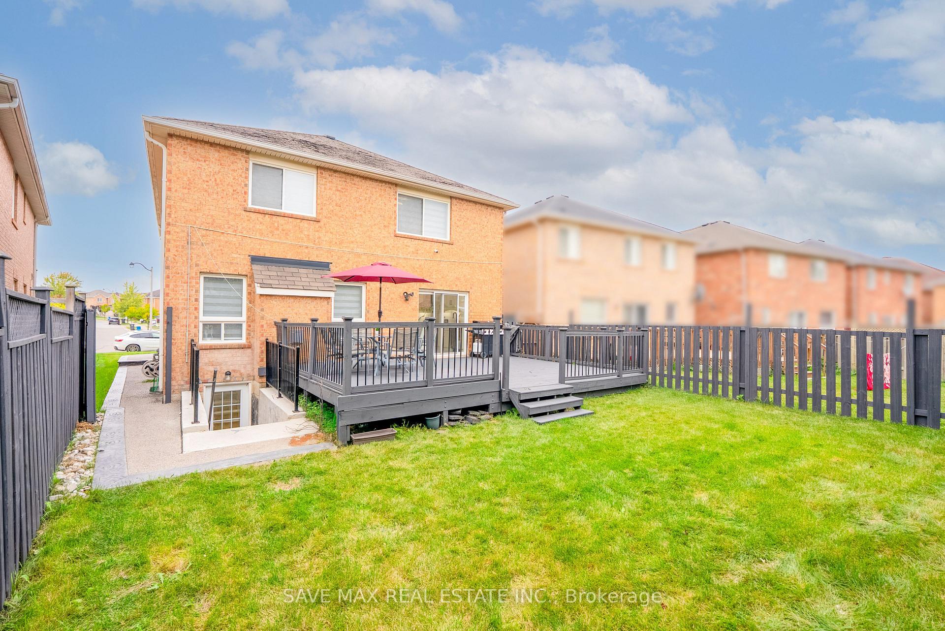 Photo 45 of 100 Crown Victoria Drive, Brampton, Fletcher's Meadow — HOMEH